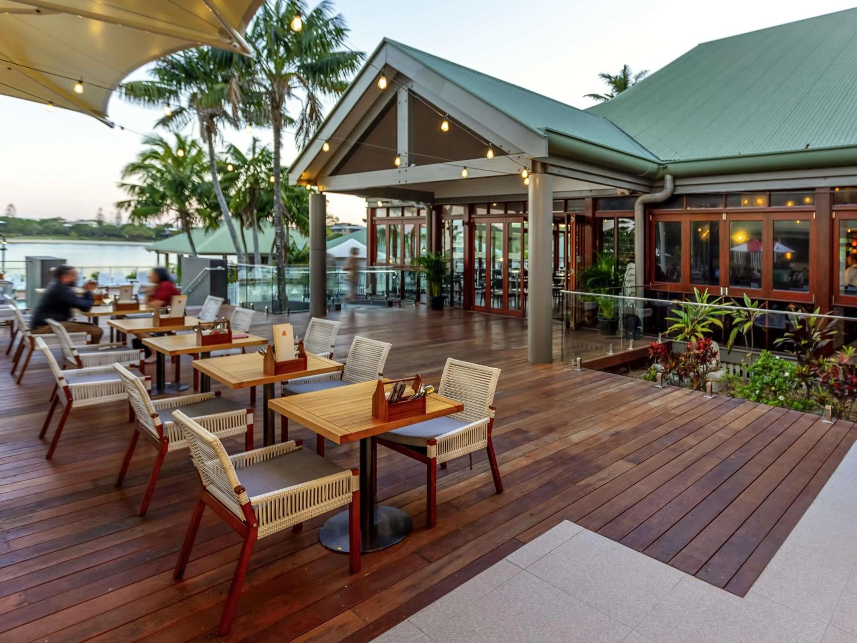Restaurant/places to eat in Novotel Sunshine Coast Resort