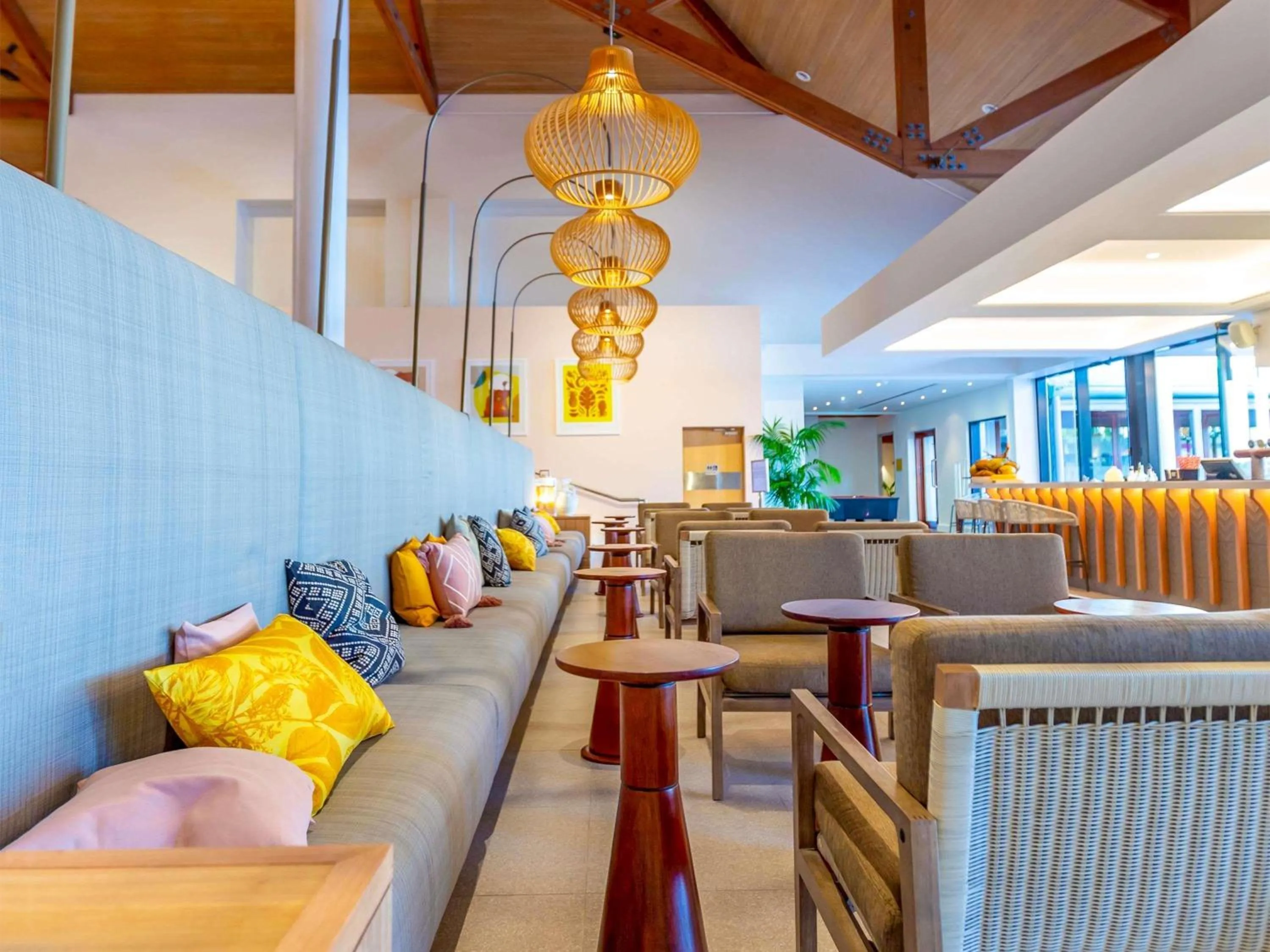 Lounge or bar in Novotel Sunshine Coast Resort