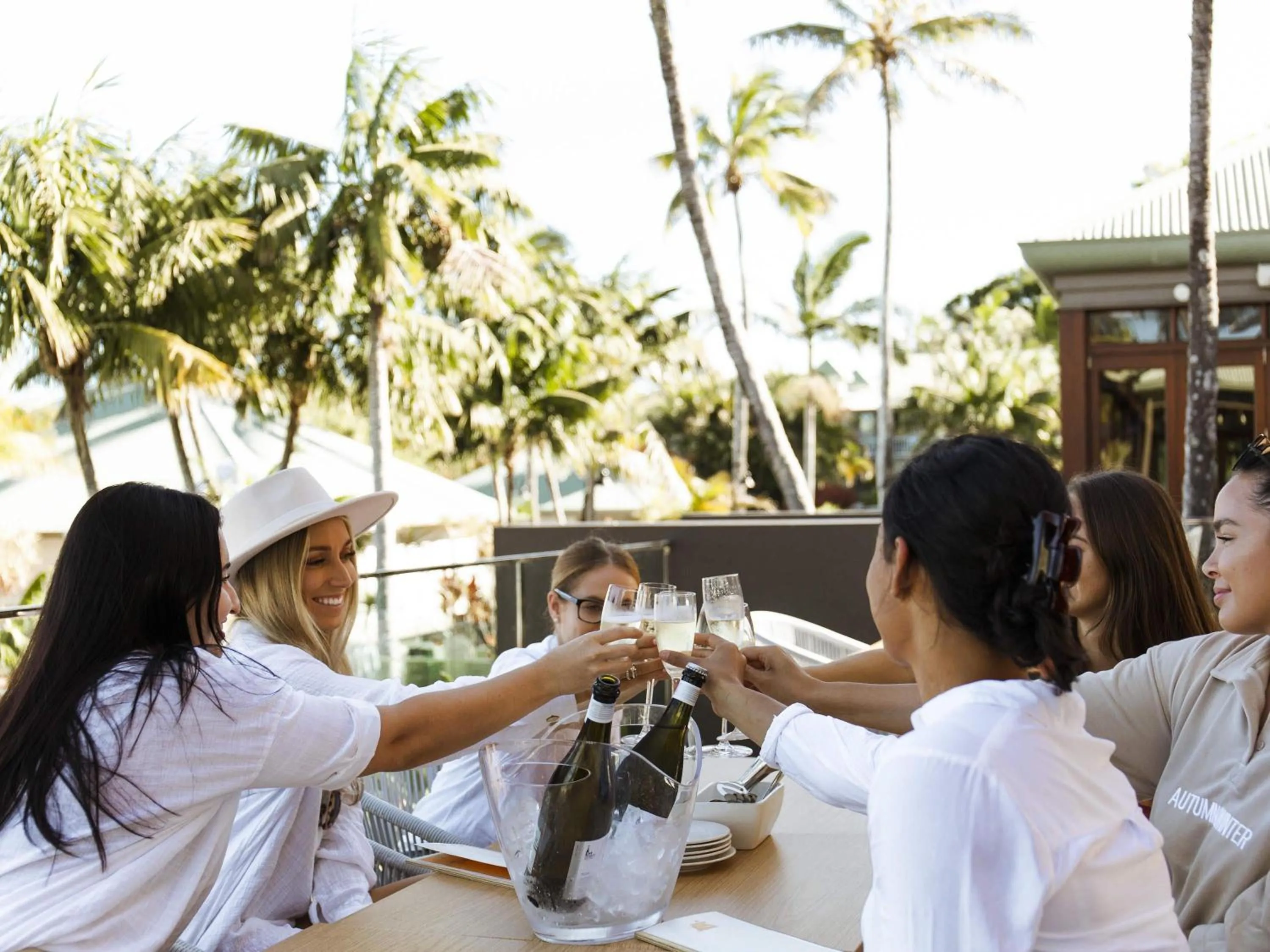 Lounge or bar in Novotel Sunshine Coast Resort
