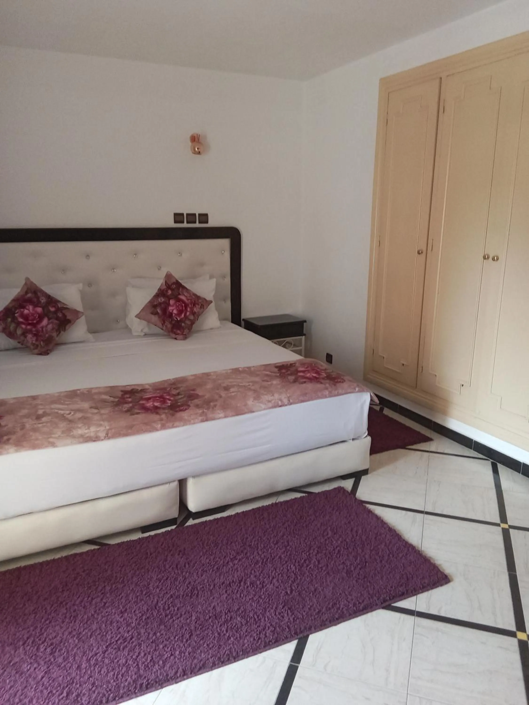 Bed in Hotel Al Kabir