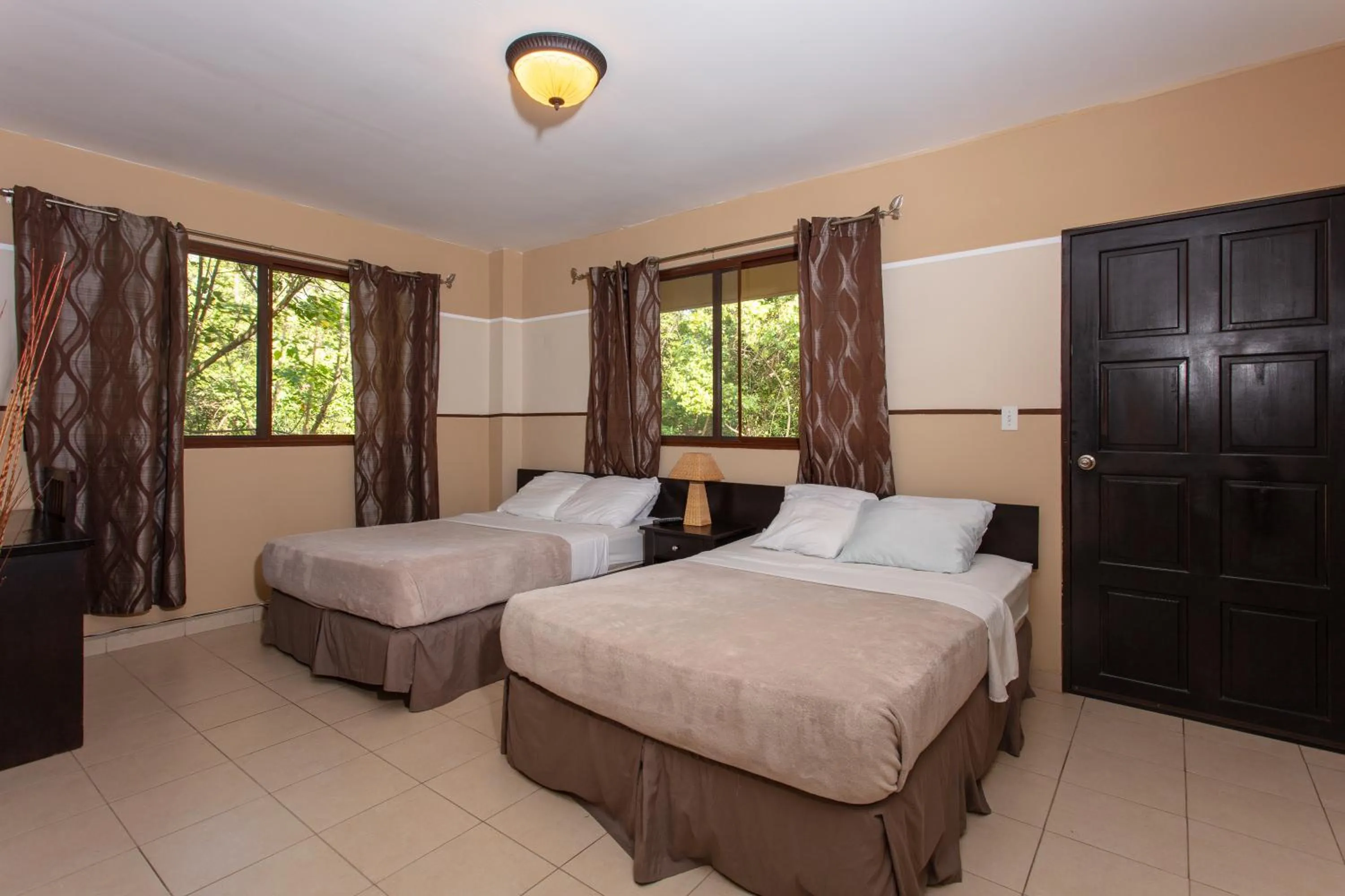 Property building, Bed in Manglar Lodge