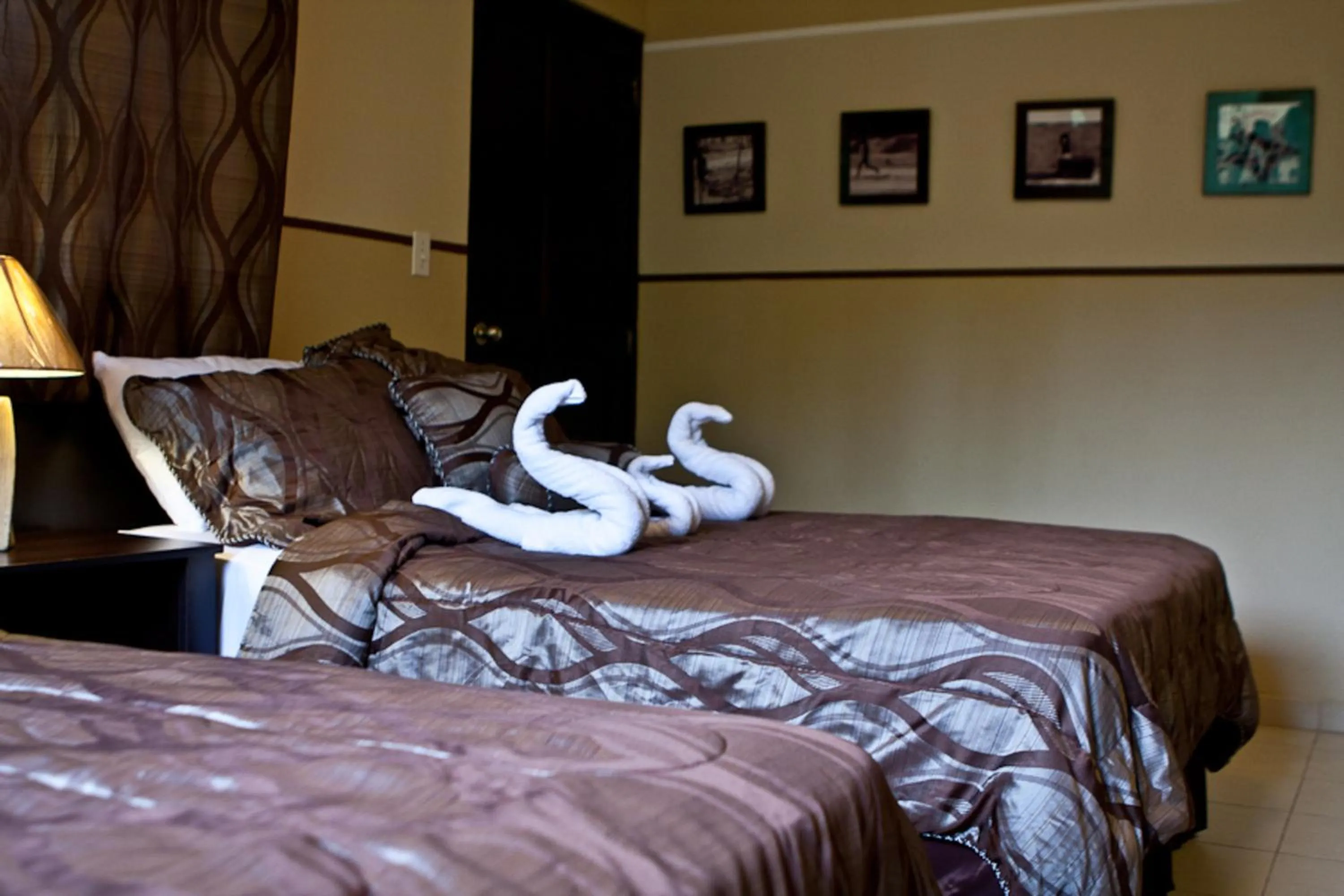 Bathroom, Bed in Manglar Lodge