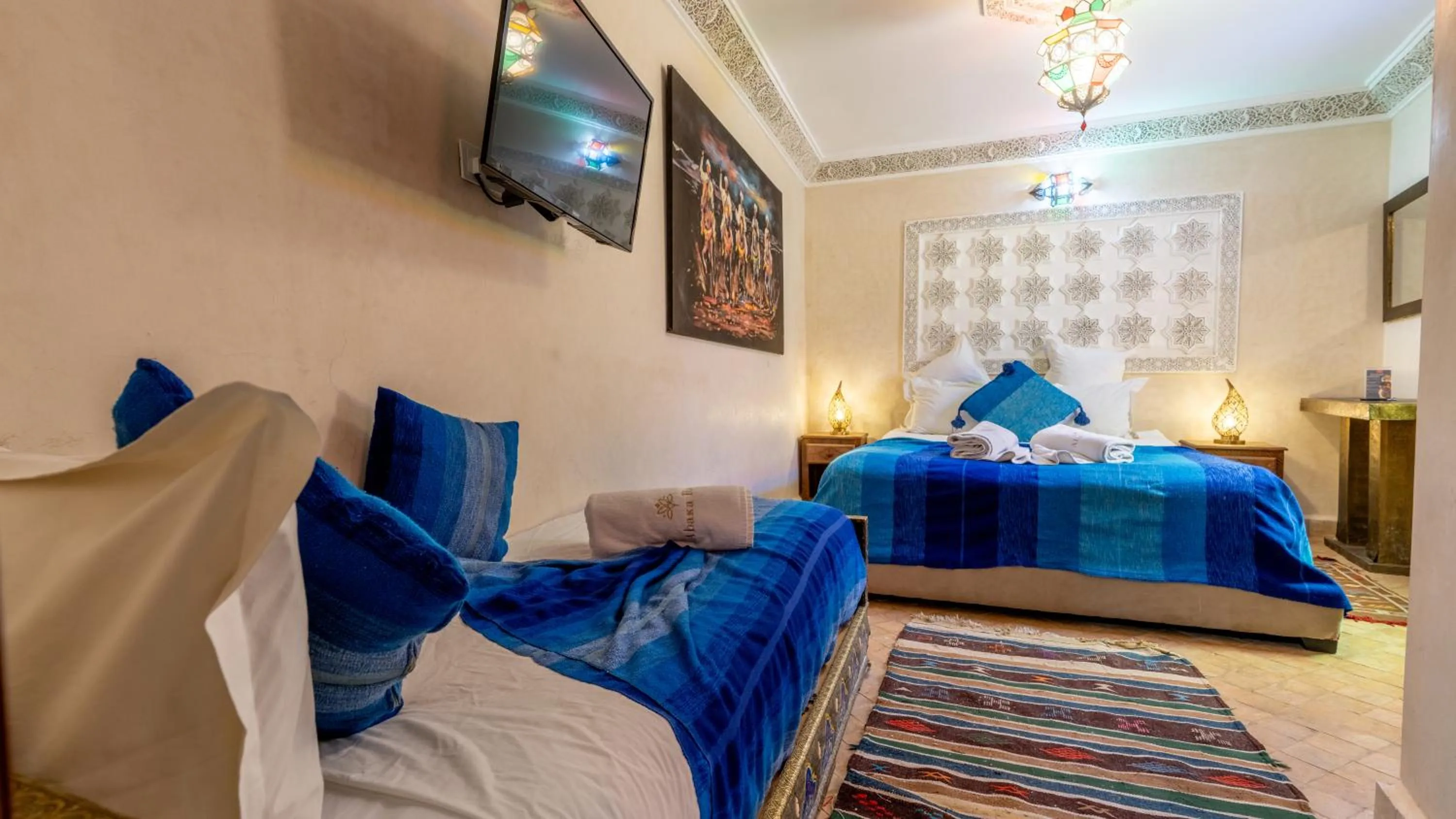 TV and multimedia, Bed in Riad Abaka hotel & boutique