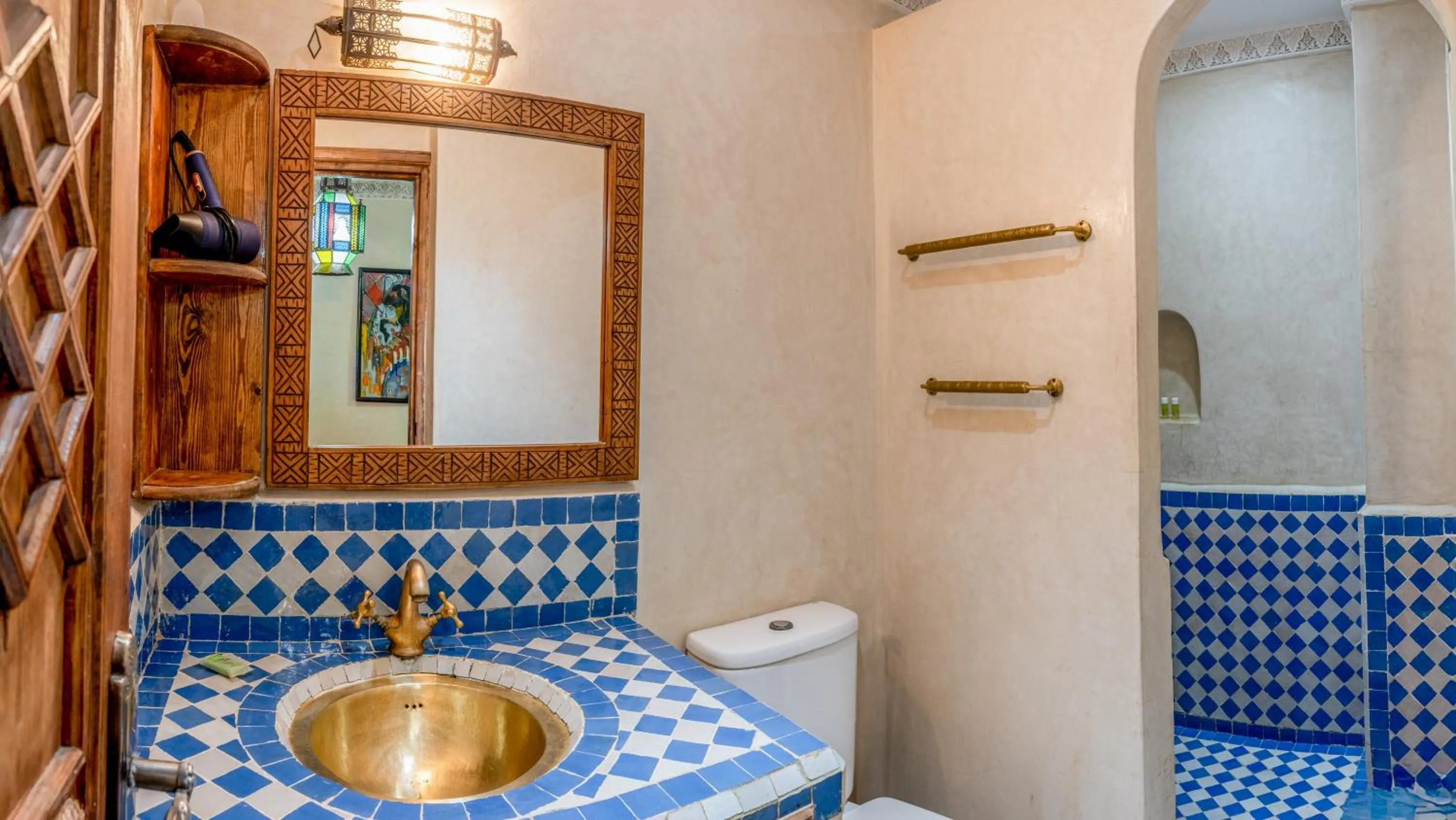 Shower in Riad Abaka hotel & boutique