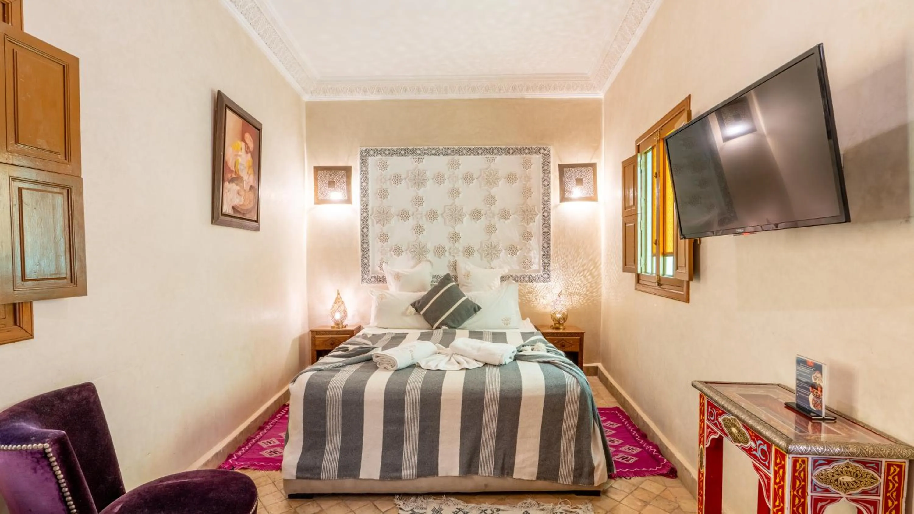 TV and multimedia, Bed in Riad Abaka hotel & boutique