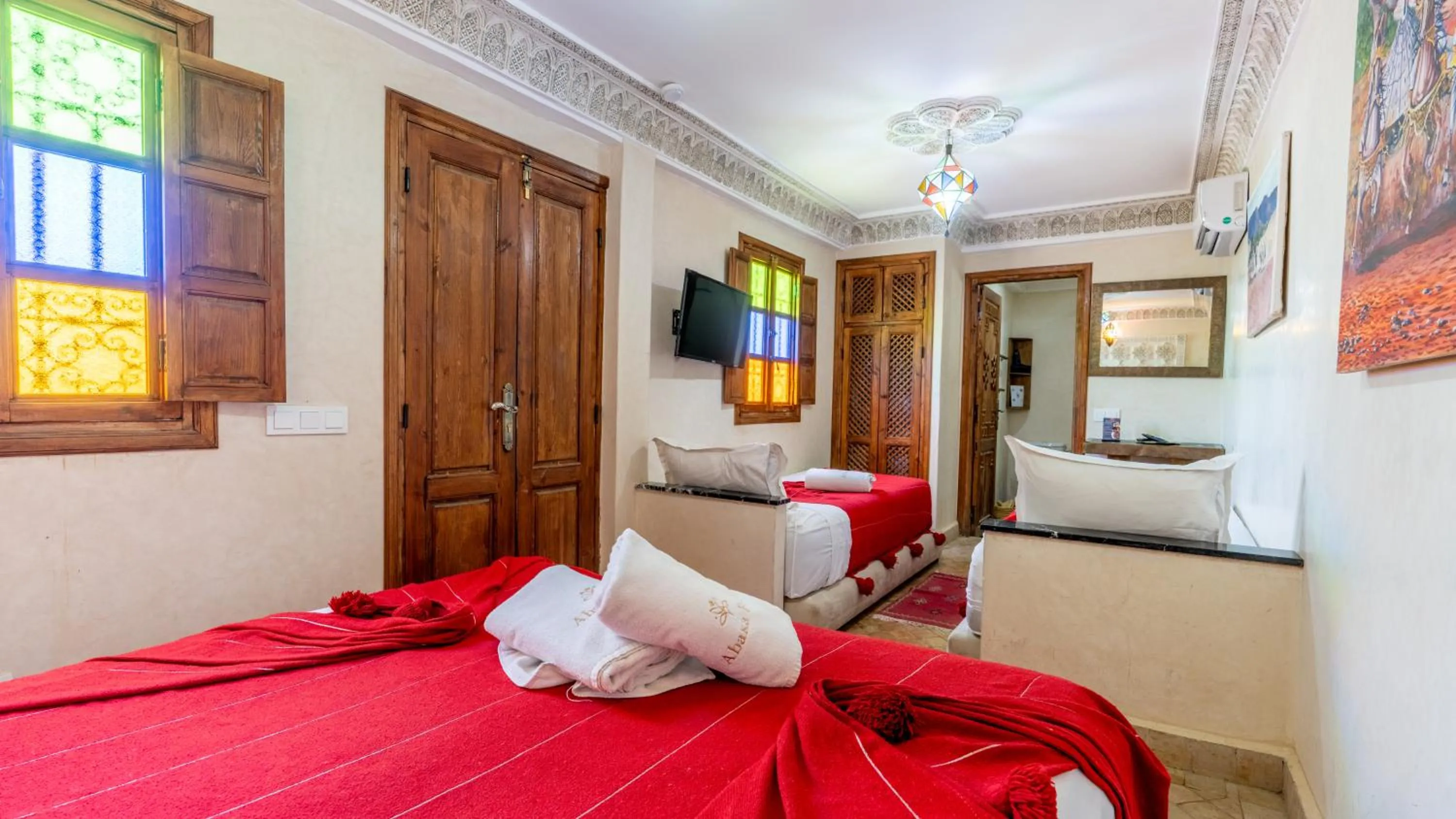 TV and multimedia, Bed in Riad Abaka hotel & boutique