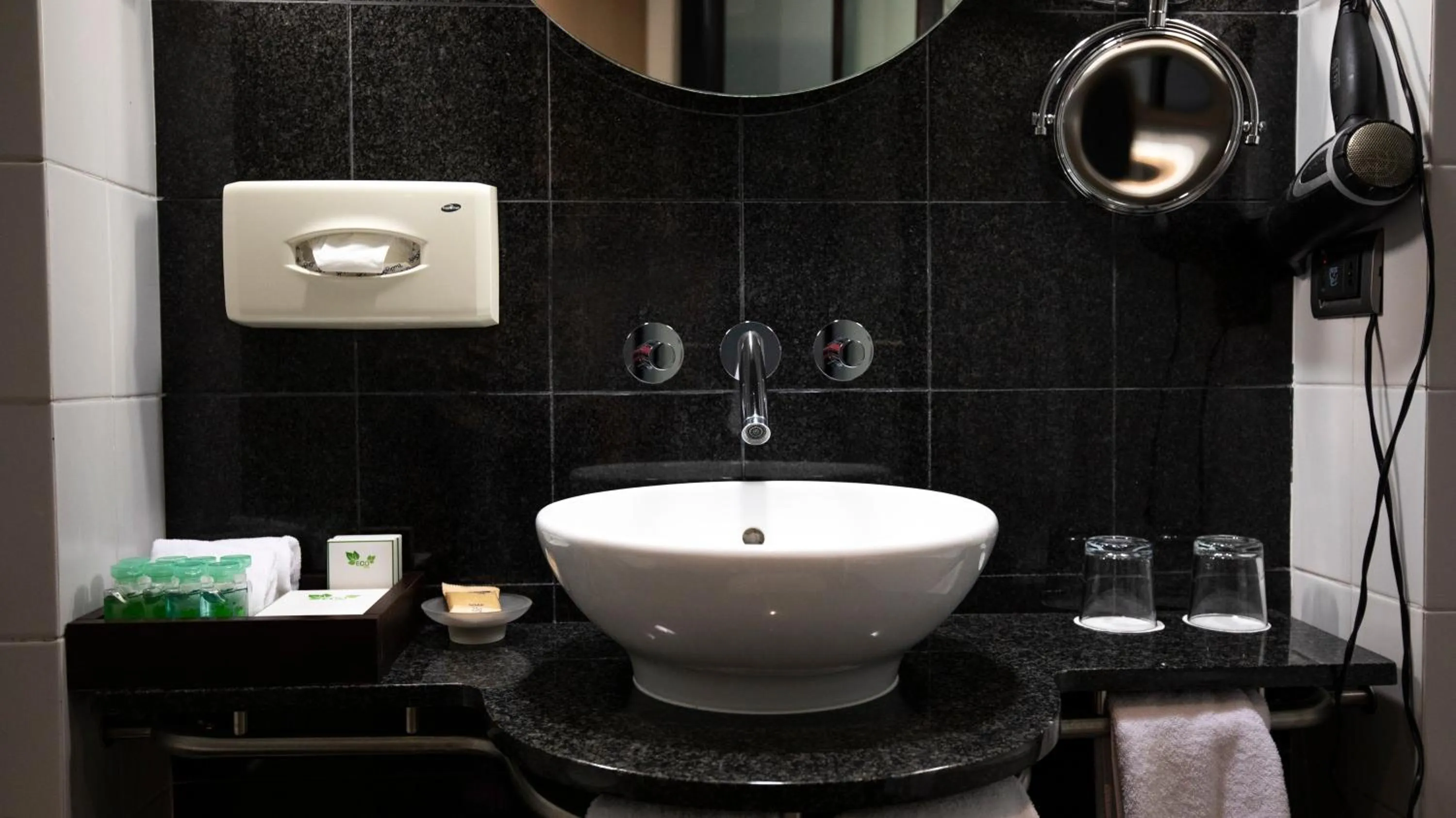 Toilet in Mak Albania Hotel