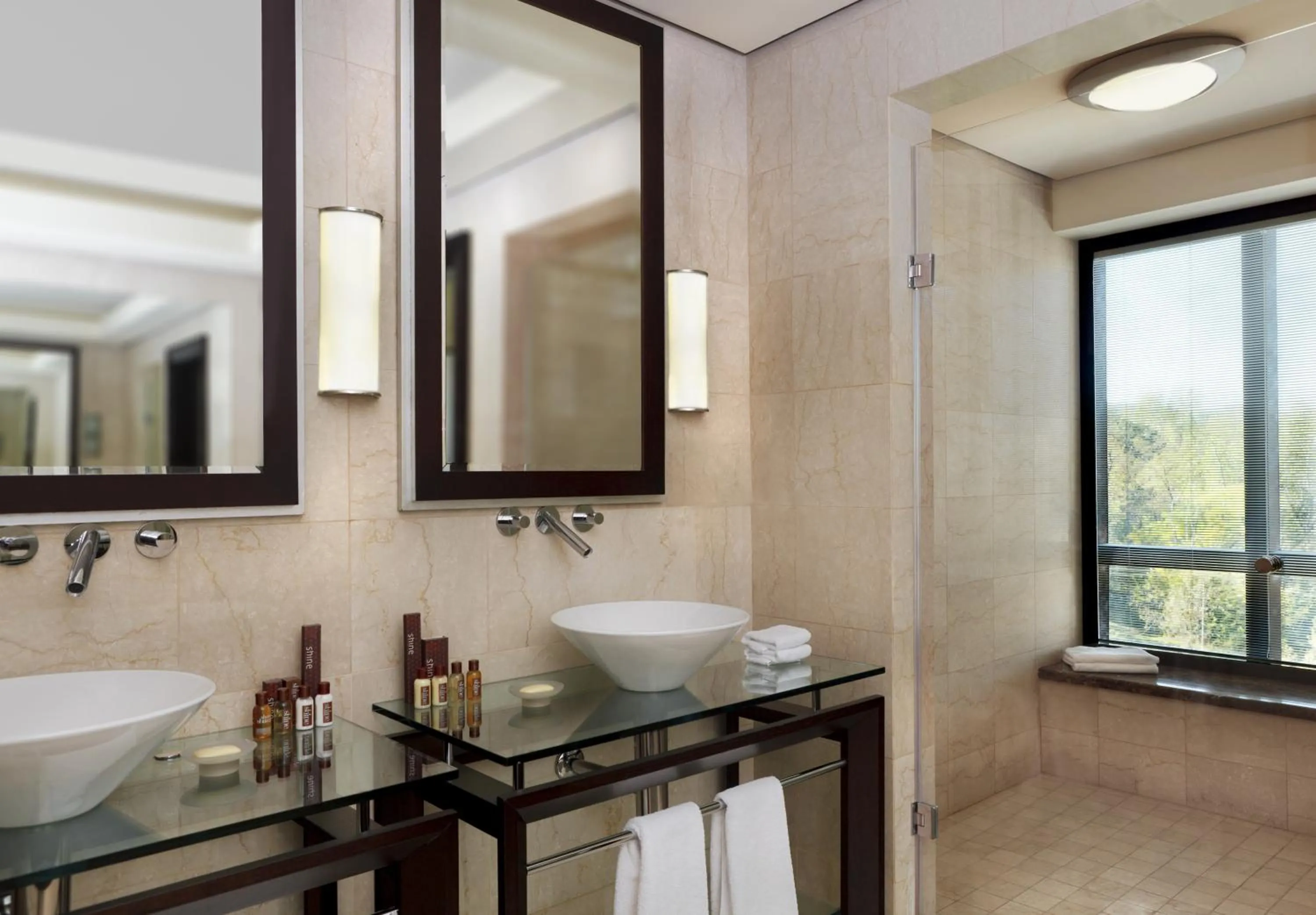 Toilet in Mak Albania Hotel