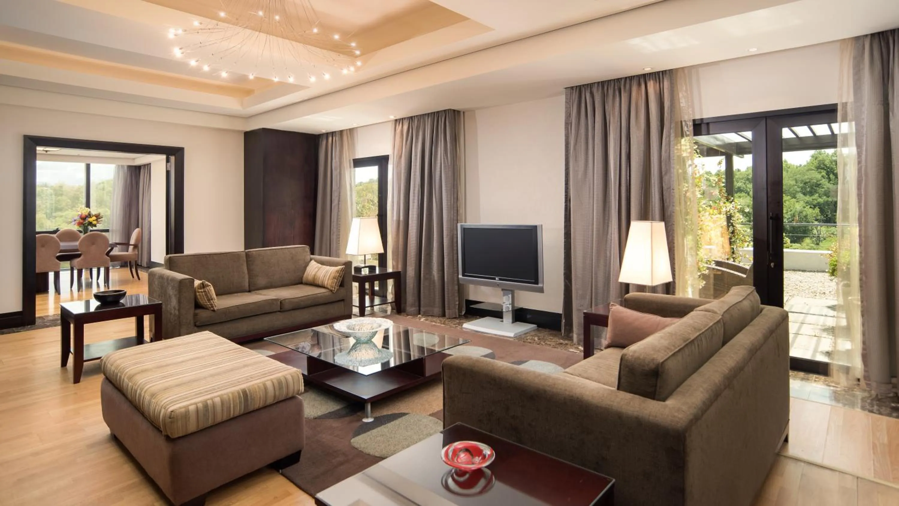 Communal lounge/ TV room in Mak Albania Hotel