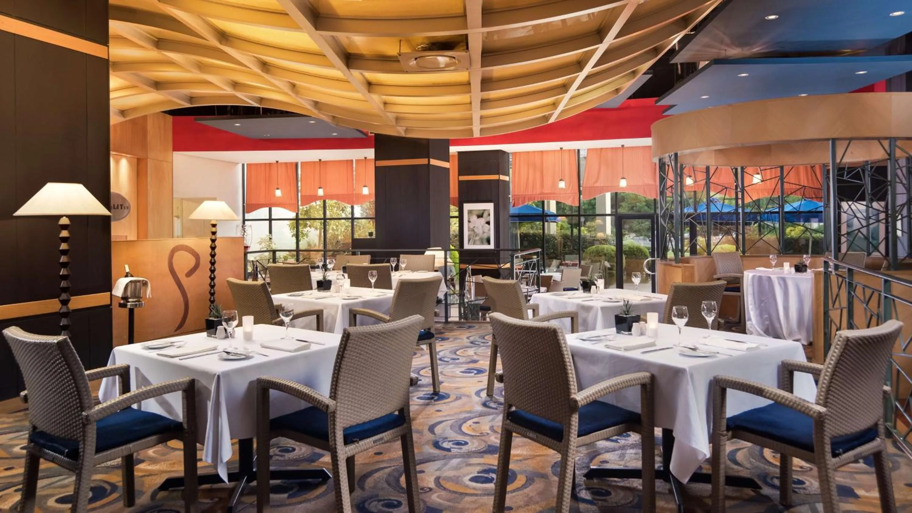 Restaurant/places to eat in Mak Albania Hotel