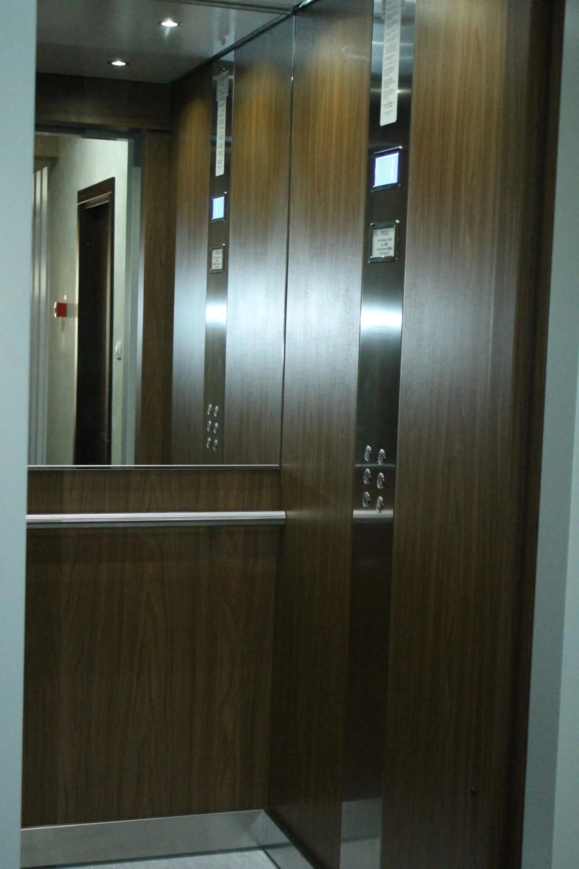 elevator in Hotel Restaurant Imperial