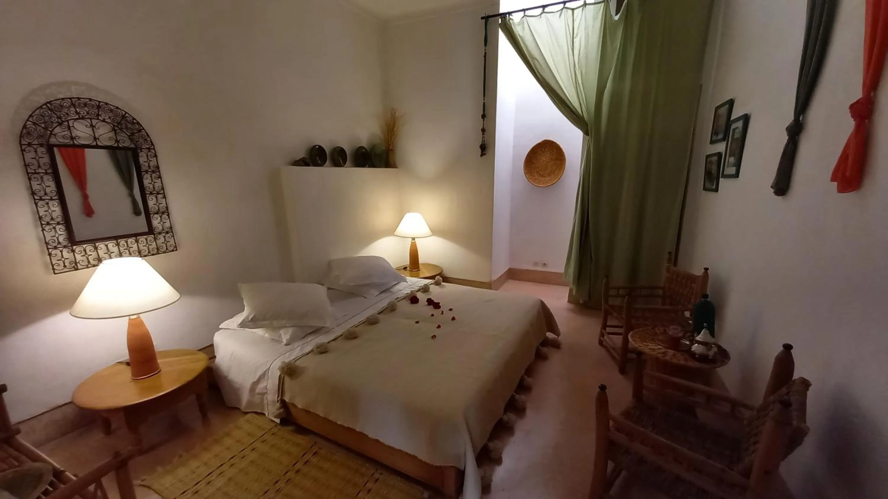 Bed in Dar El Kharaz