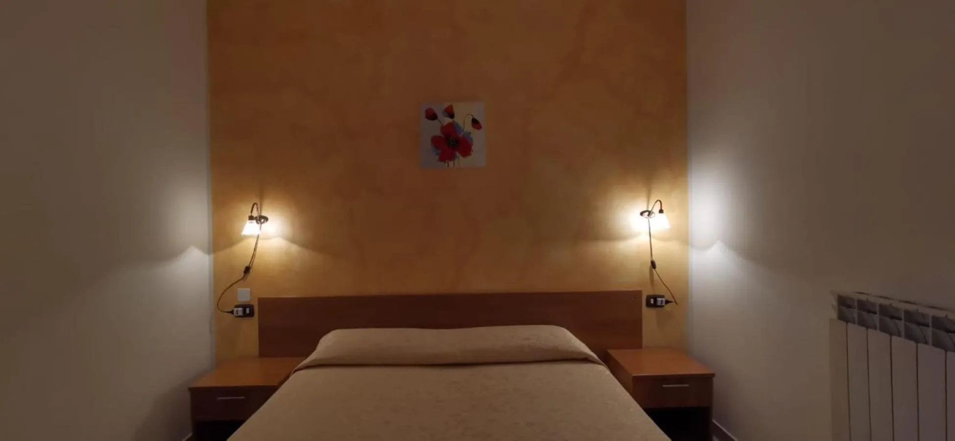 Bedroom, Bed in Hotel Edelweiss