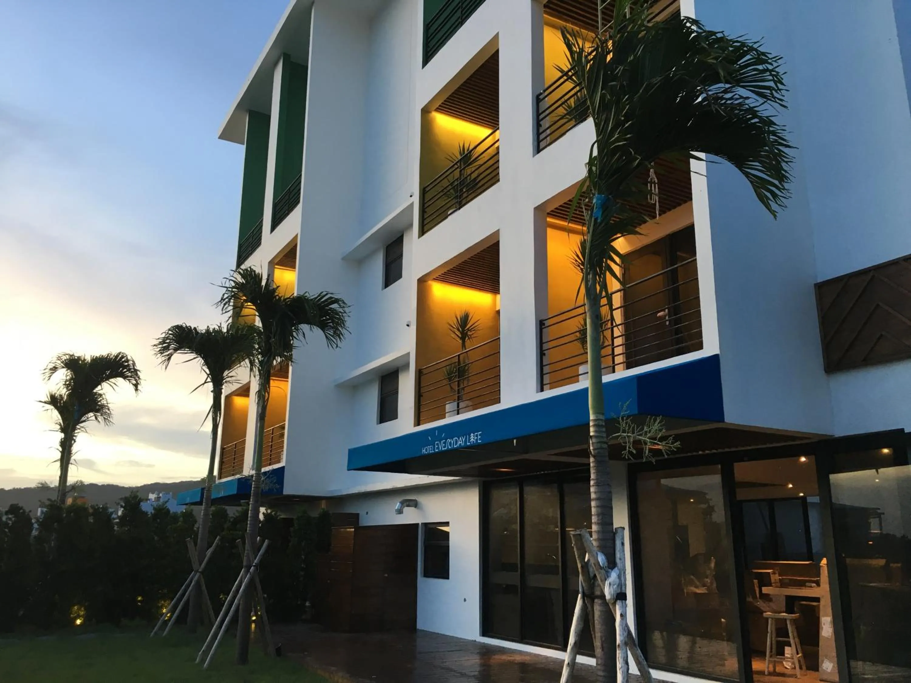 Property building in Hotel Everyday Life