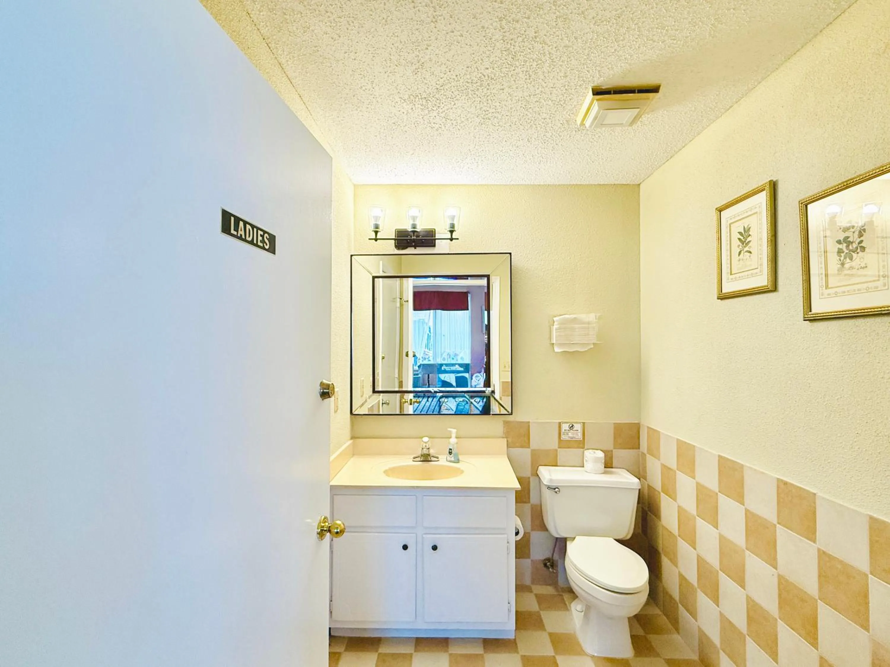 Meeting/conference room in Travelodge by Wyndham-Thomasville AL