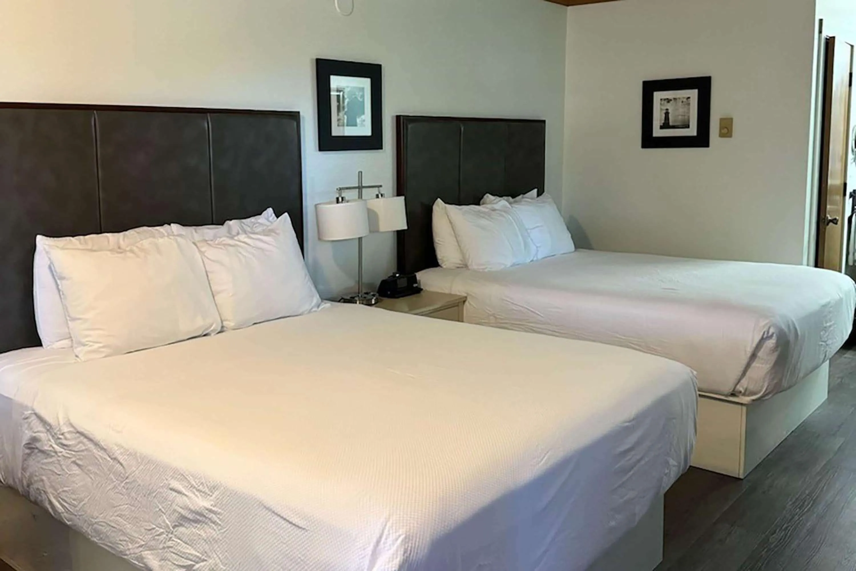 Photo of the whole room, Bed in River House Inn, a Baymont by Wyndham