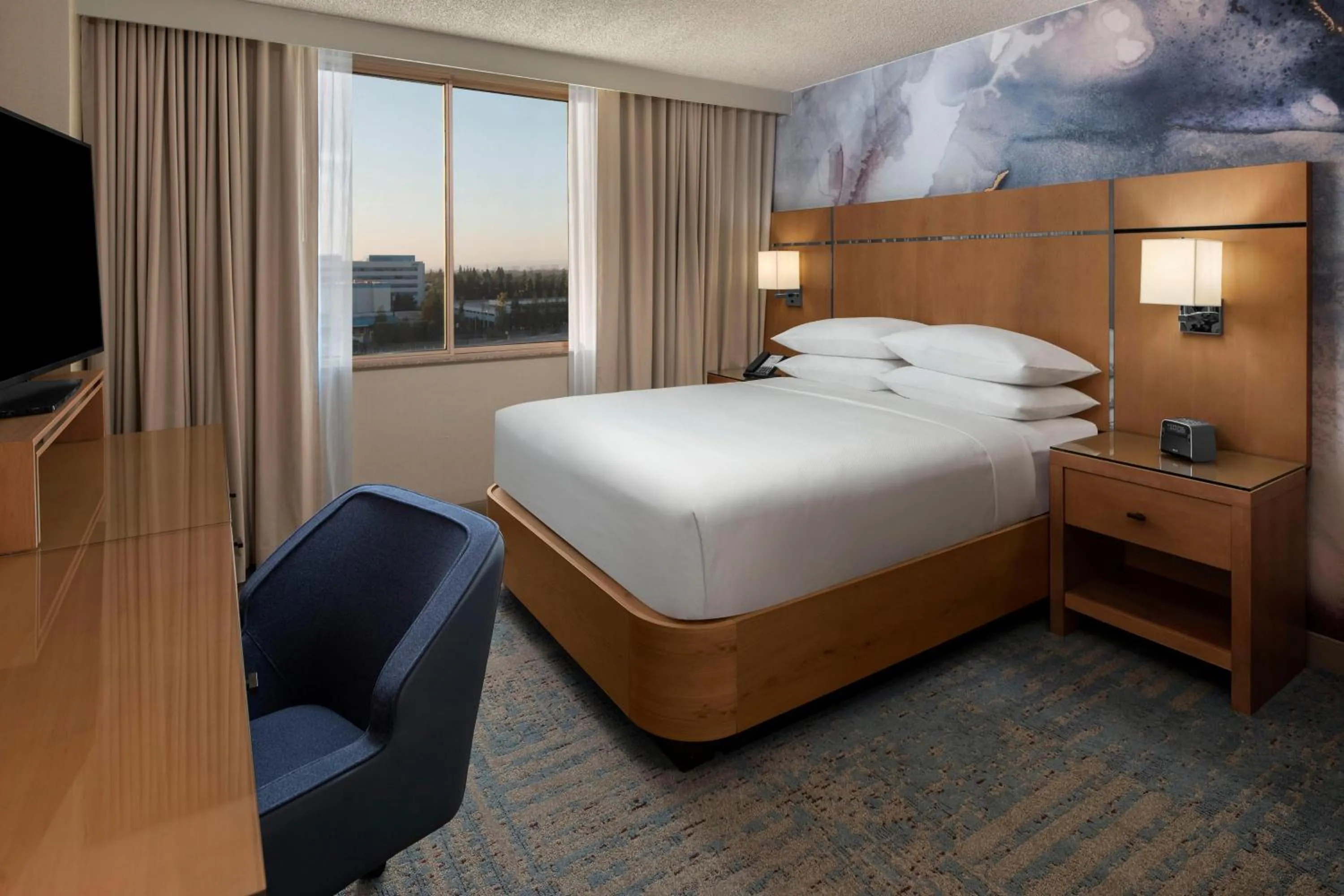 Photo of the whole room, Bed in Delta Hotels by Marriott Santa Clara Silicon Valley