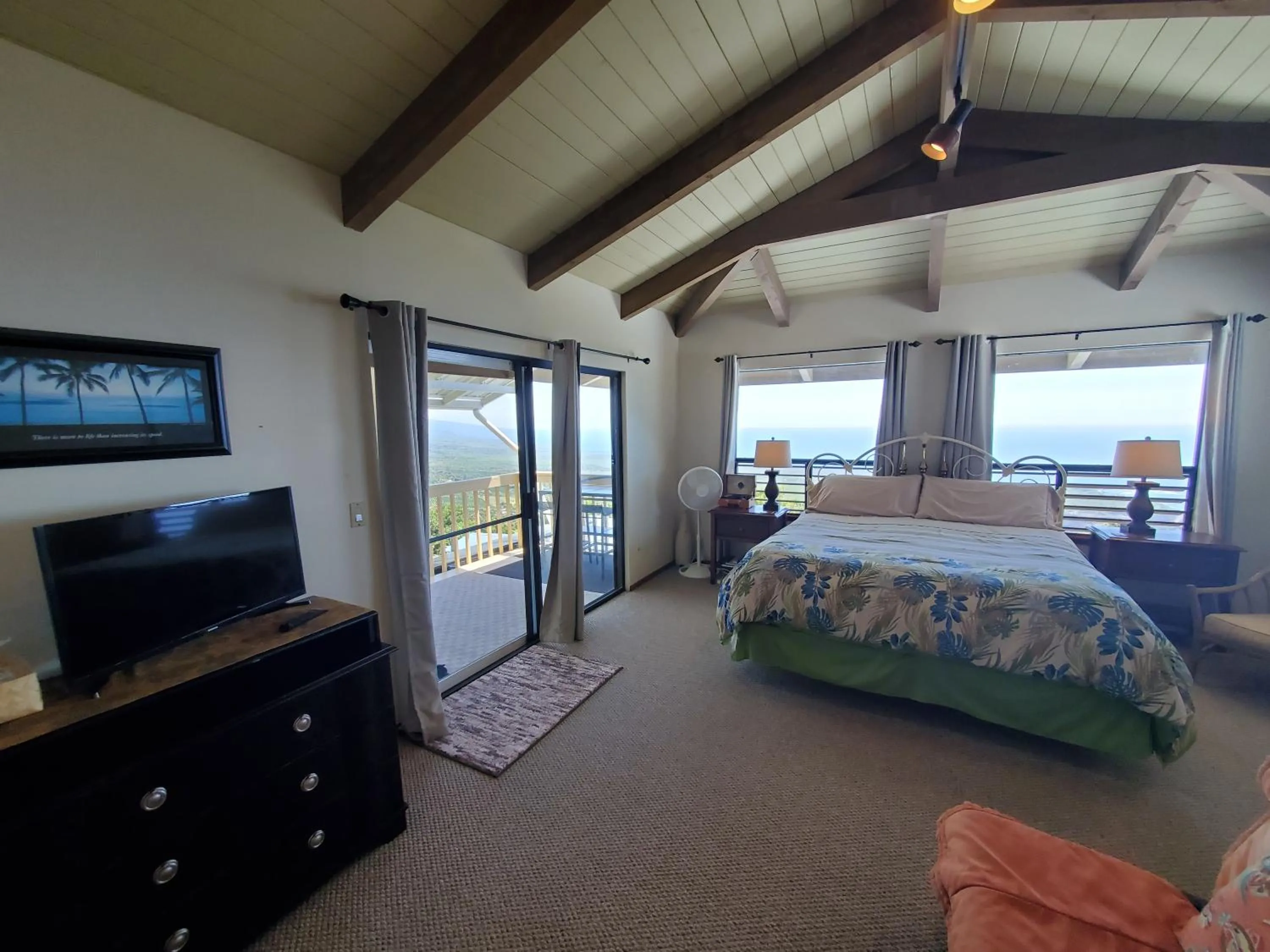 Bed in A Beautiful Edge of the World Bed & Breakfast