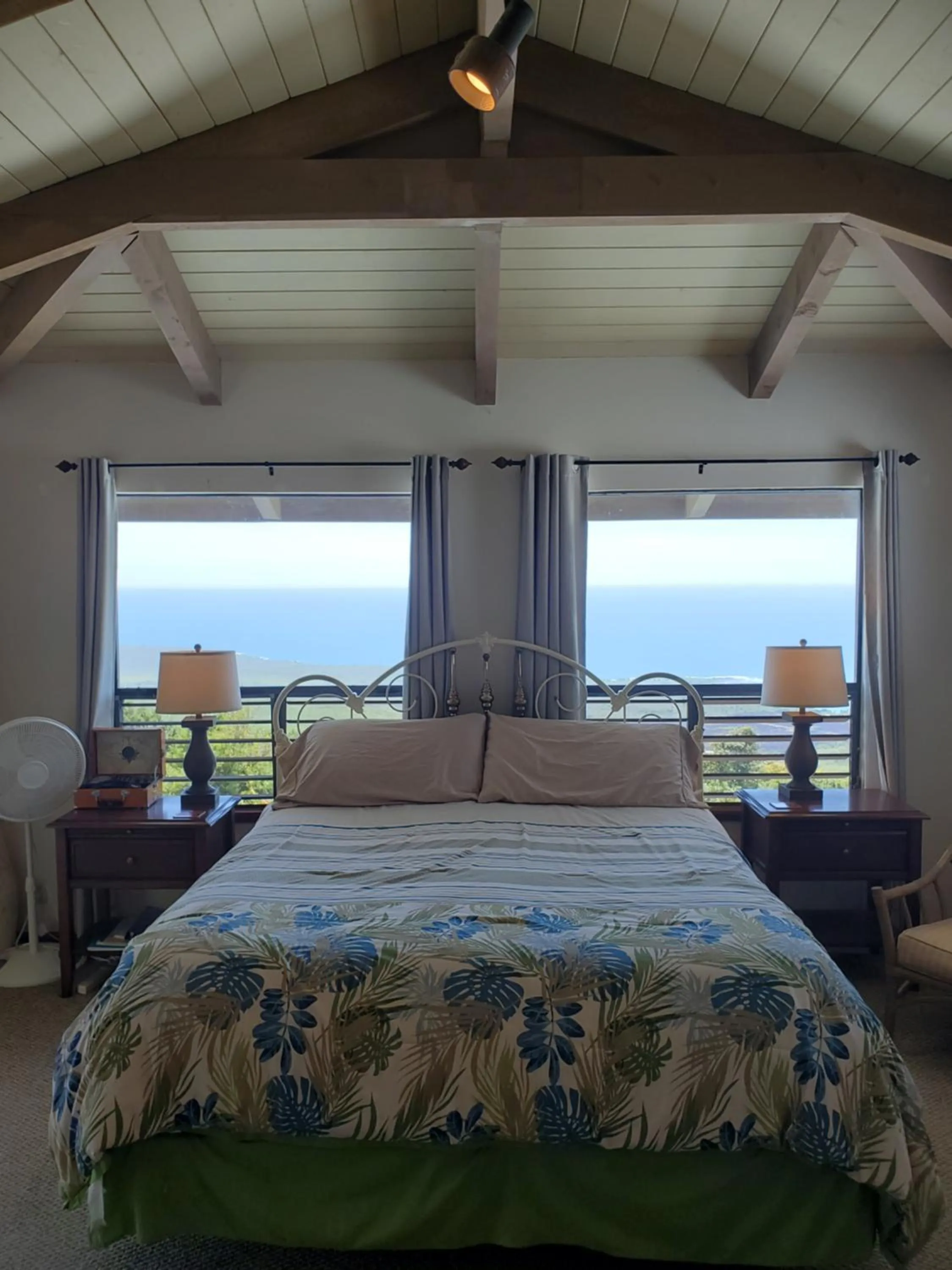 Bed in A Beautiful Edge of the World Bed & Breakfast