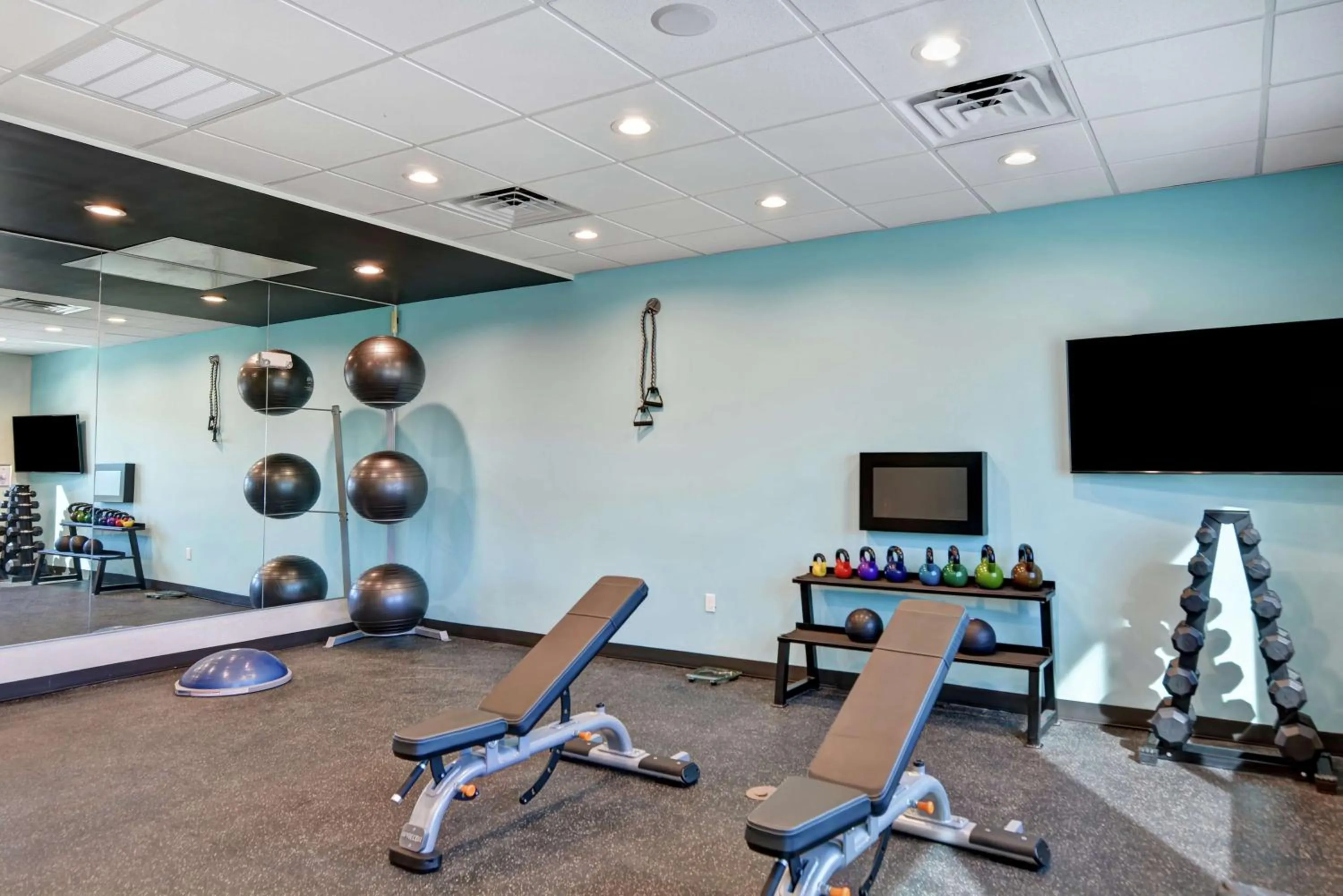 Fitness centre/facilities in Tru By Hilton Baton Rouge Citiplace