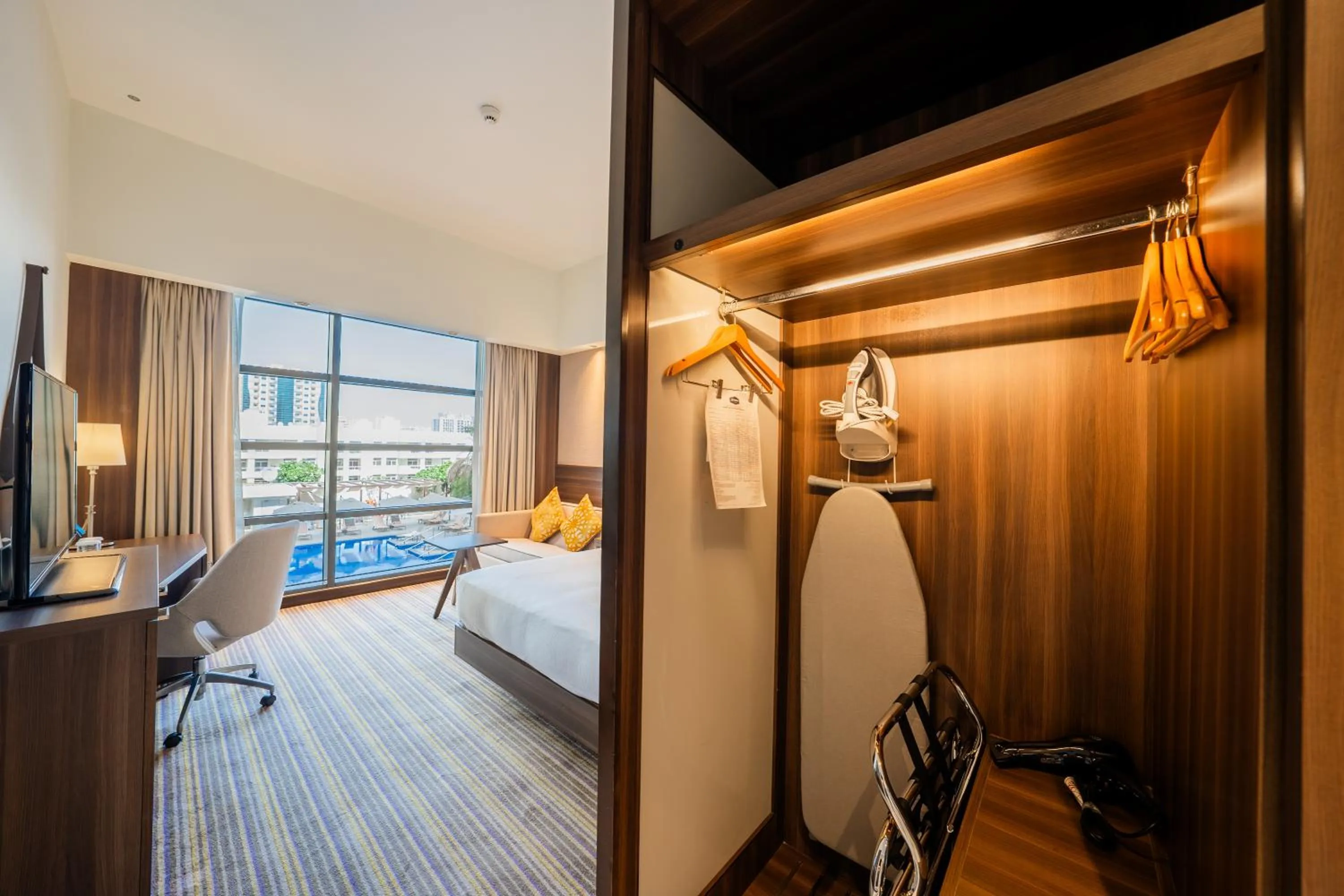Bedroom, Bed in Hampton By Hilton Dubai Airport