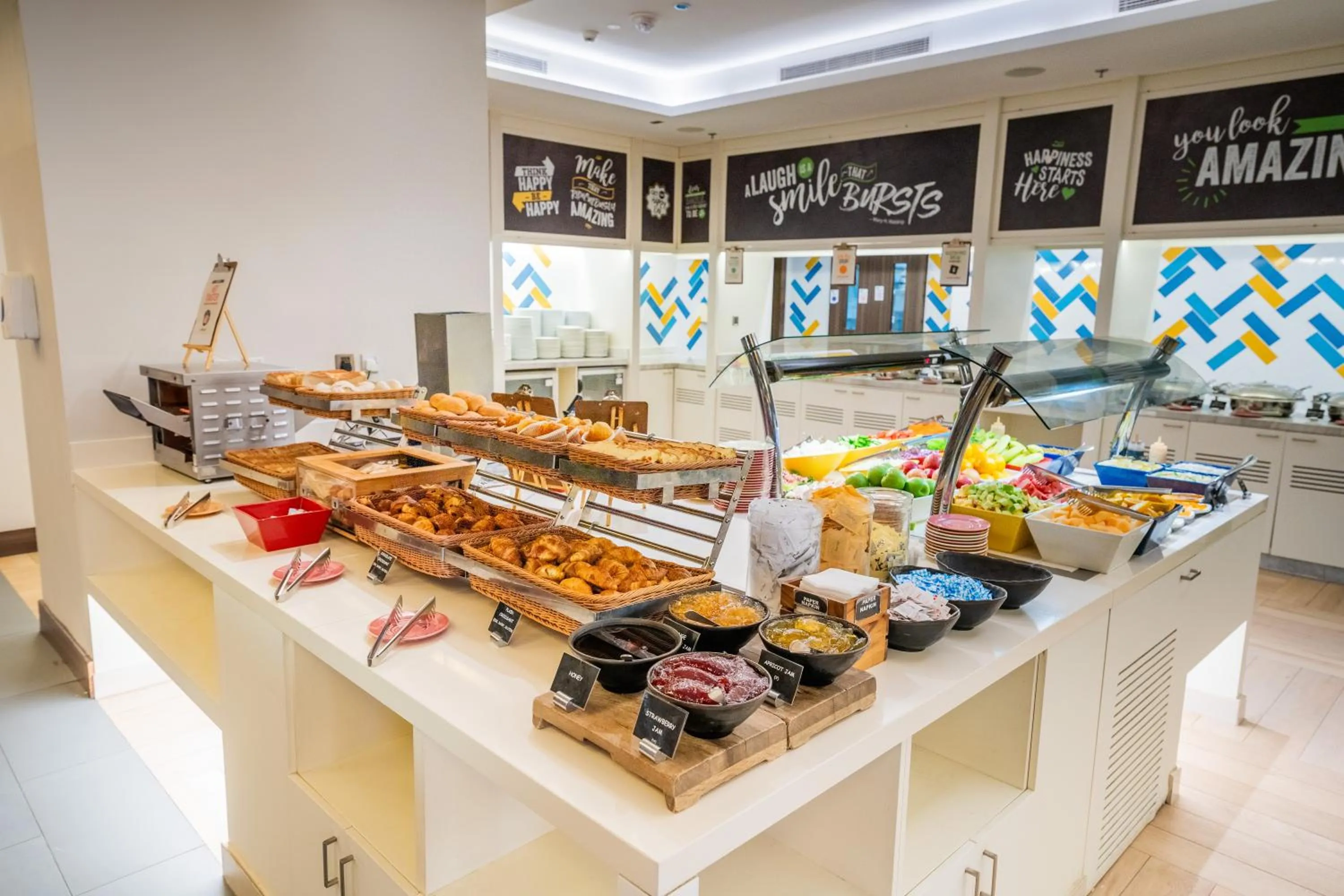 Restaurant/places to eat in Hampton By Hilton Dubai Airport