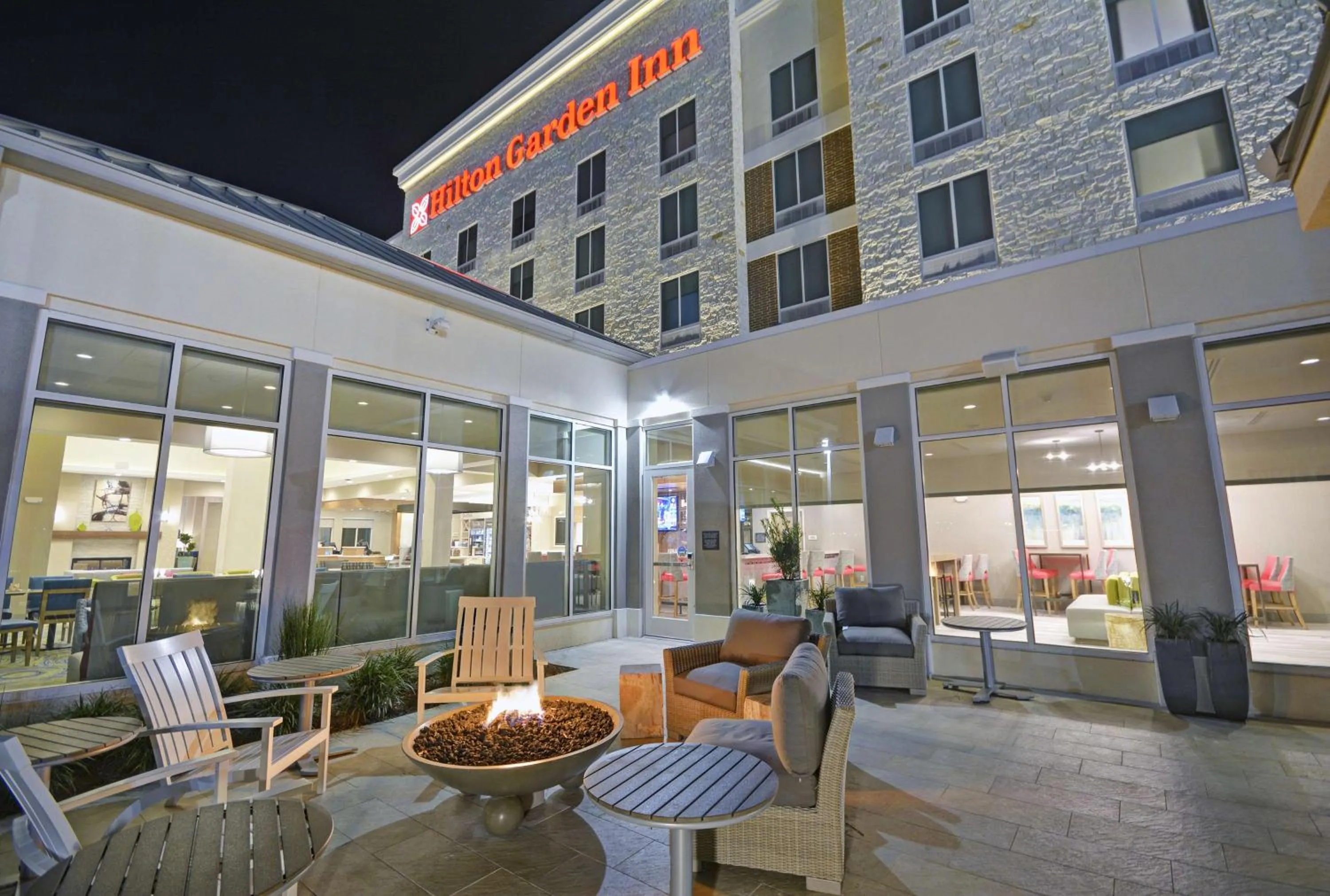 Property building in Hilton Garden Inn Houston Hobby Airport