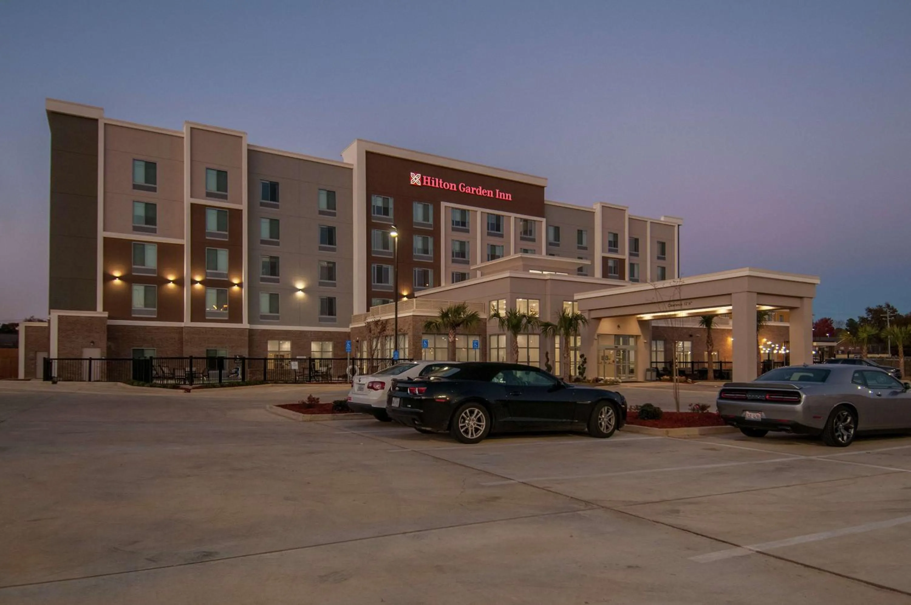 Property building in Hilton Garden Inn Jackson/Clinton