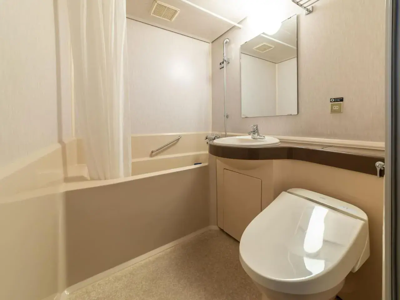 King Room - Smoking in APA Hotel Sapporo Odori Ekimae Minami King Room - Smoking in APA Hotel Sapporo Odori Ekimae Minami