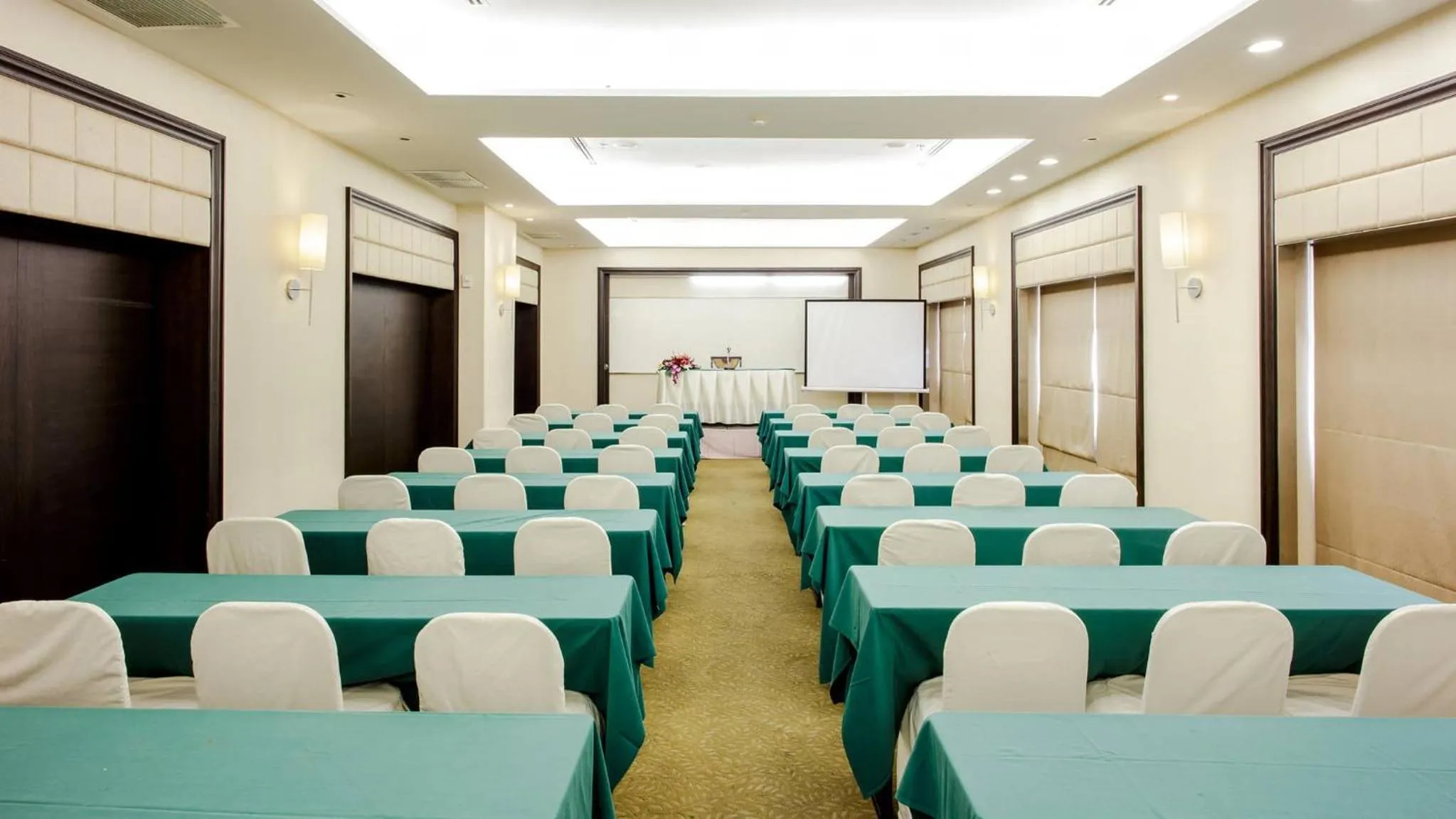 Meeting/conference room in Witz Bangkok Ramkhamhaeng