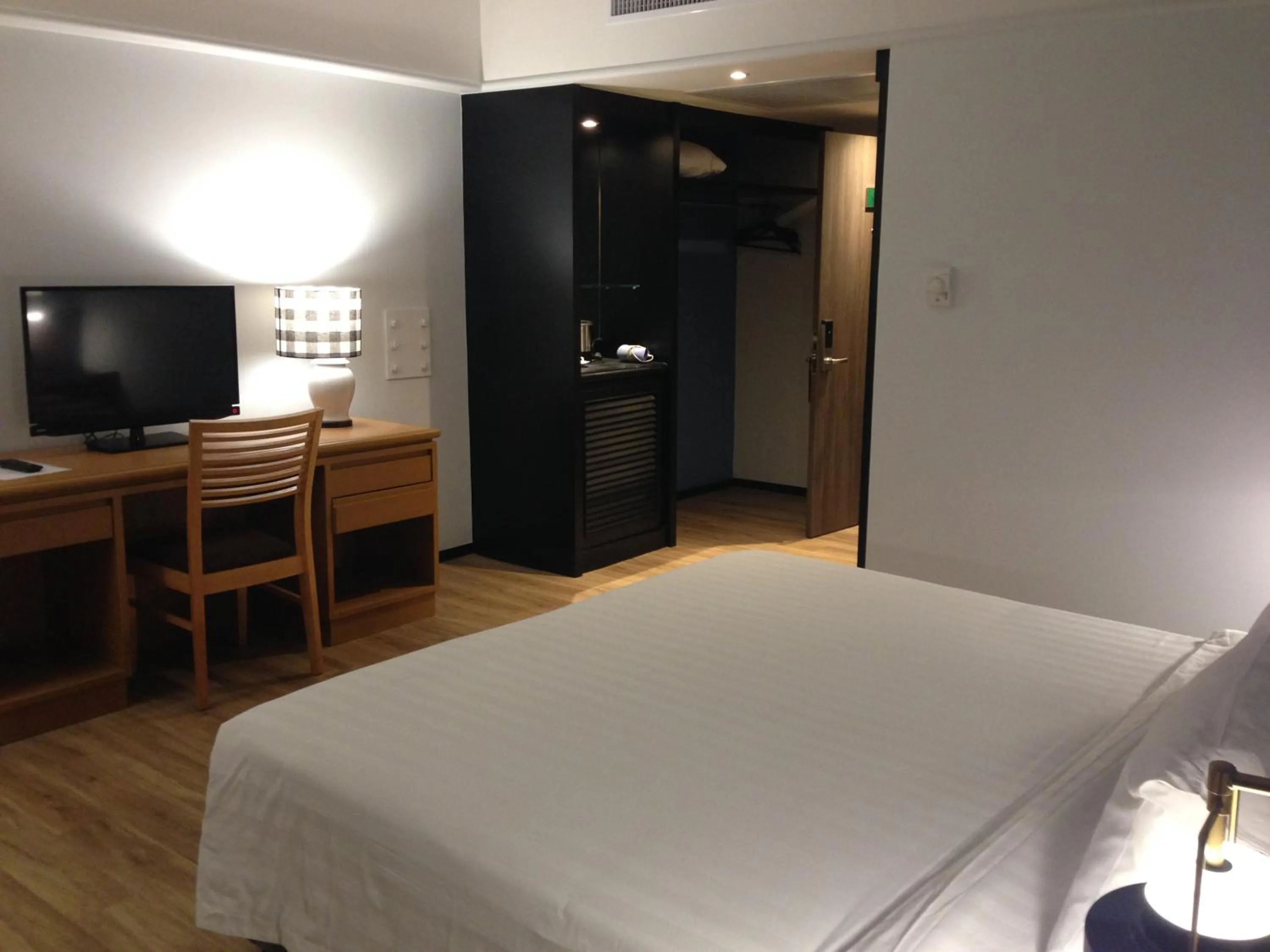 Bathroom, Bed in Witz Bangkok Ramkhamhaeng