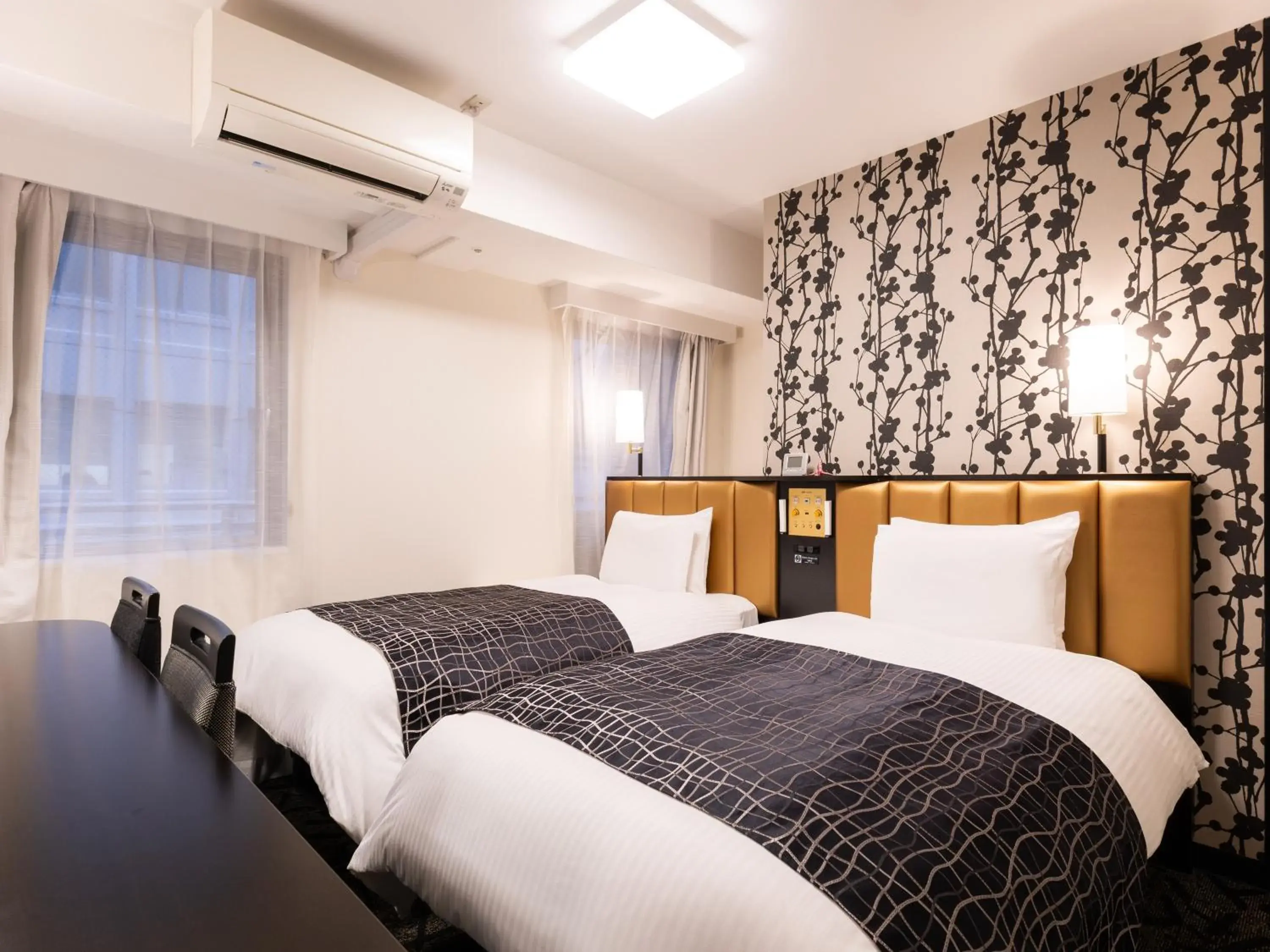 Standard Twin Room in APA Hotel Osaka Tanimachi 4chome Ekimae Kita Standard Twin Room in APA Hotel Osaka Tanimachi 4chome Ekimae Kita