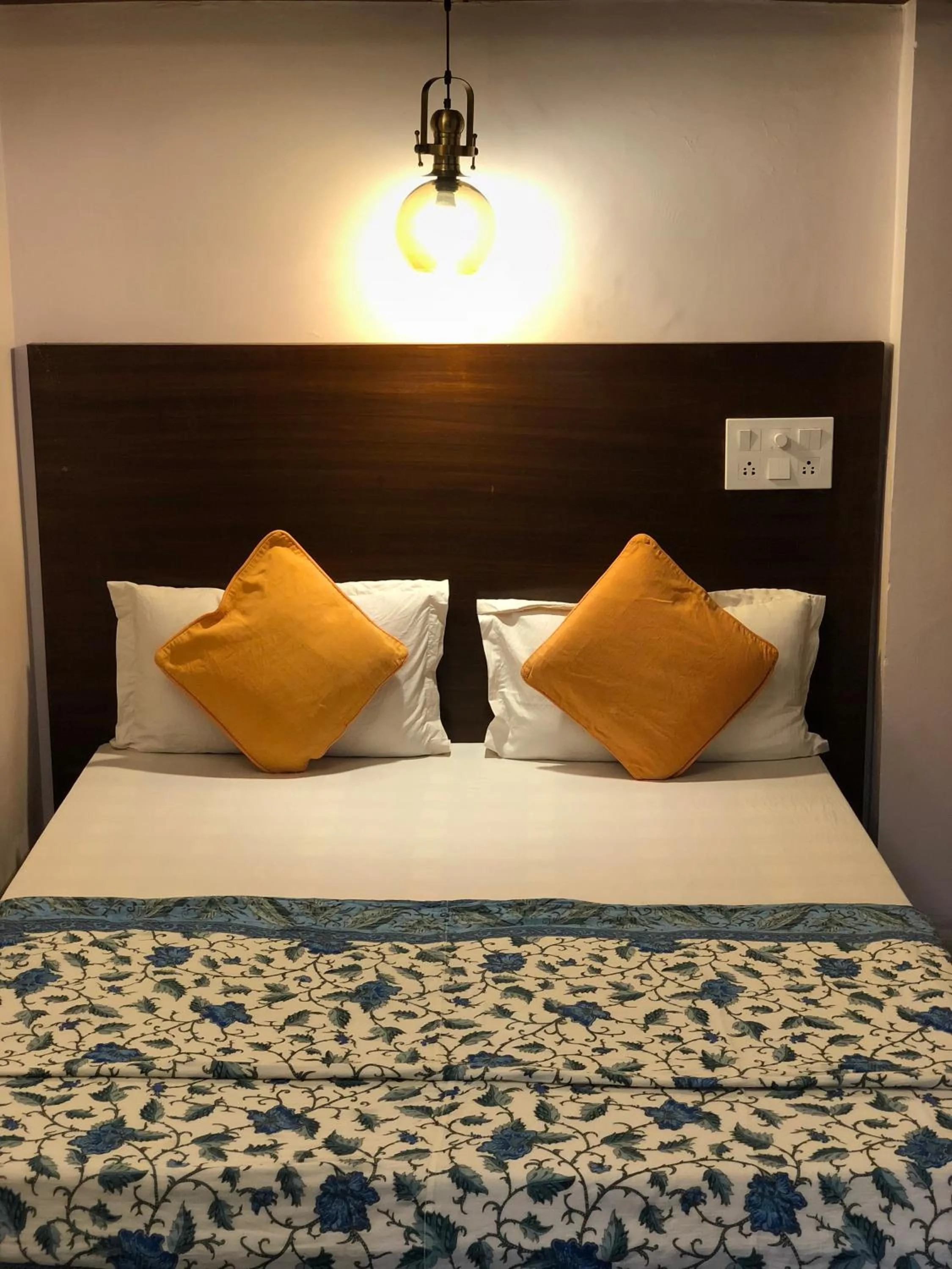 Bed in Sailors Home - C6, Vasant Kunj