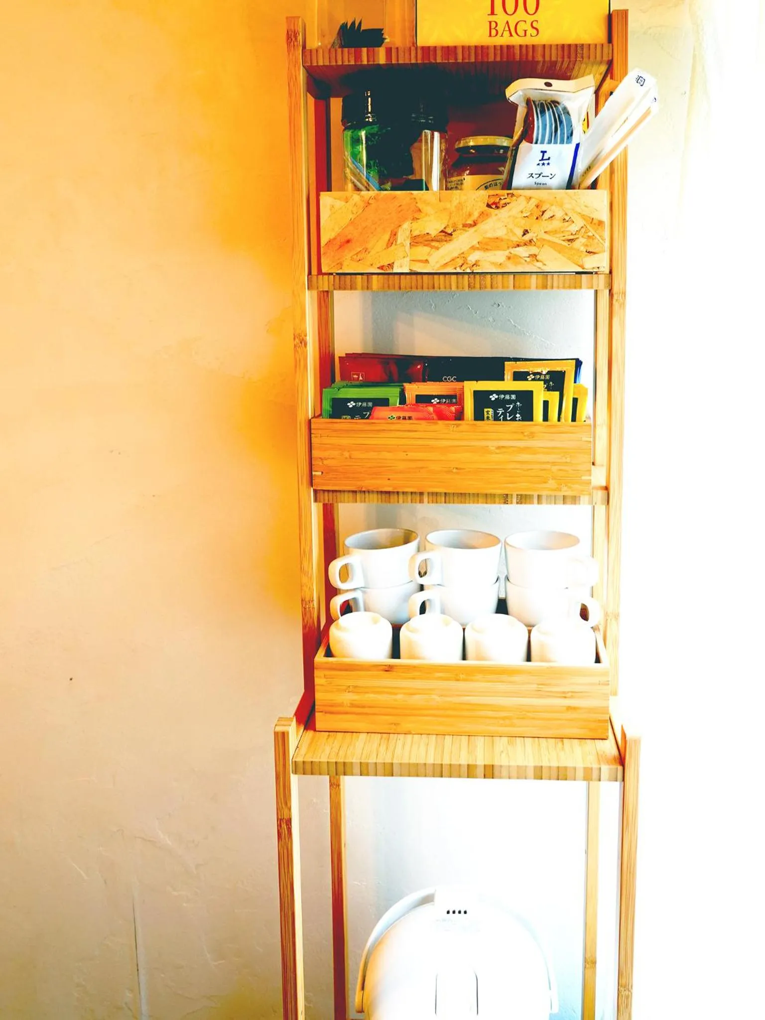 Coffee/tea facilities in Ryokan Nakadaya