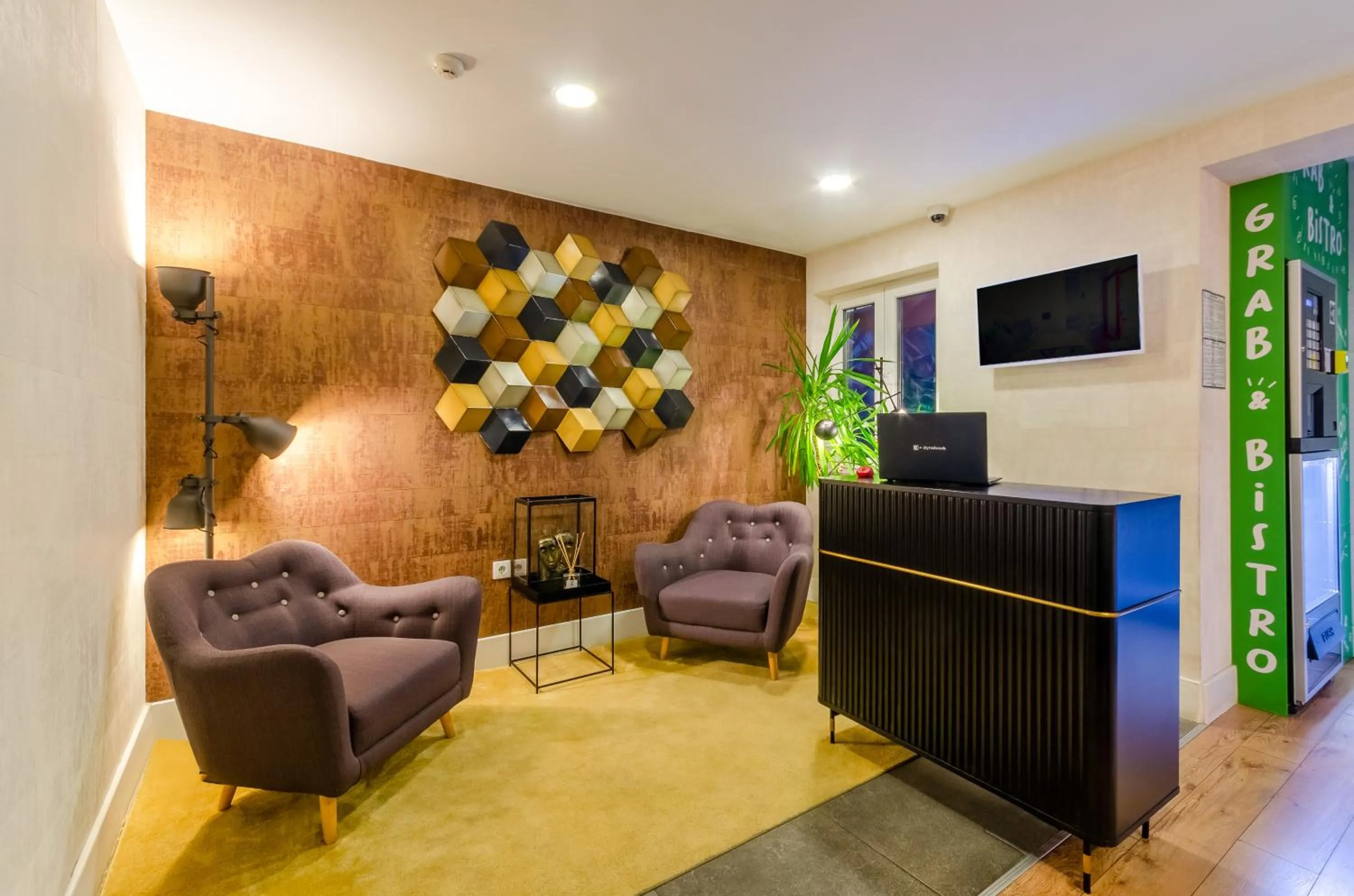 Living room in LX51 Studios & Suites by APT IIN - Lisbon Center