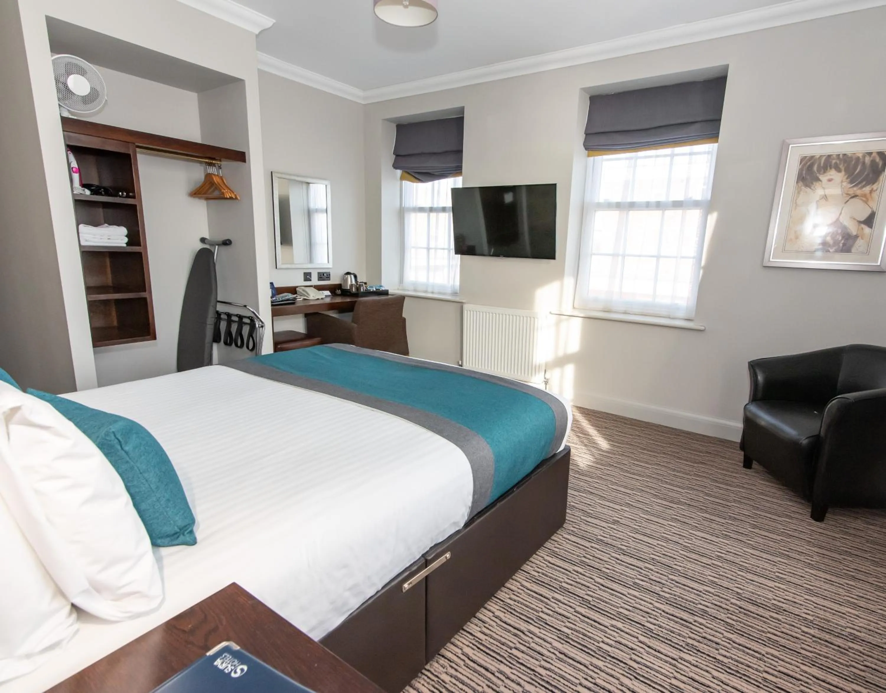 Bed in Kingscliff Hotel Holland on Sea