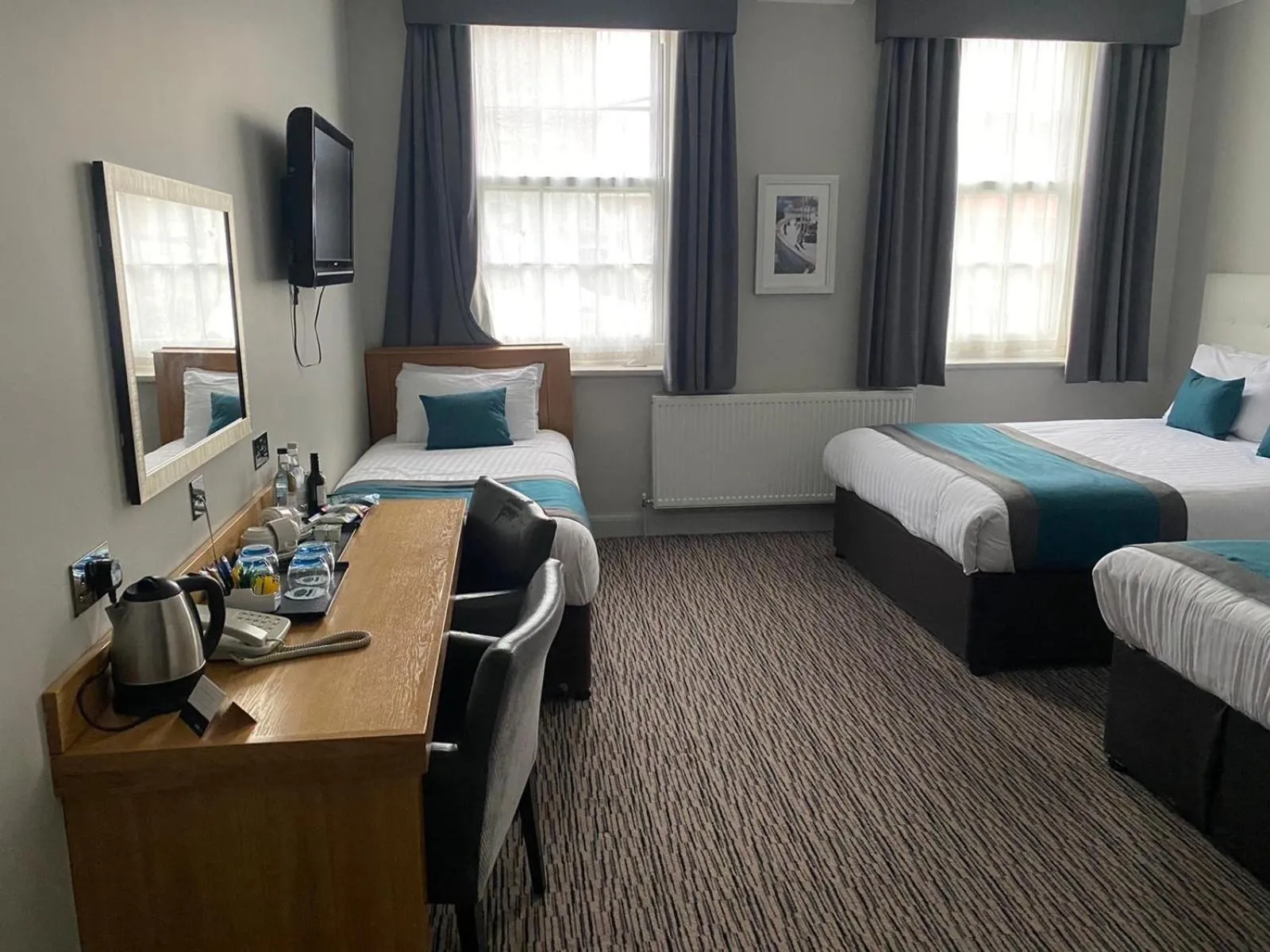 Photo of the whole room, Bed in Kingscliff Hotel Holland on Sea