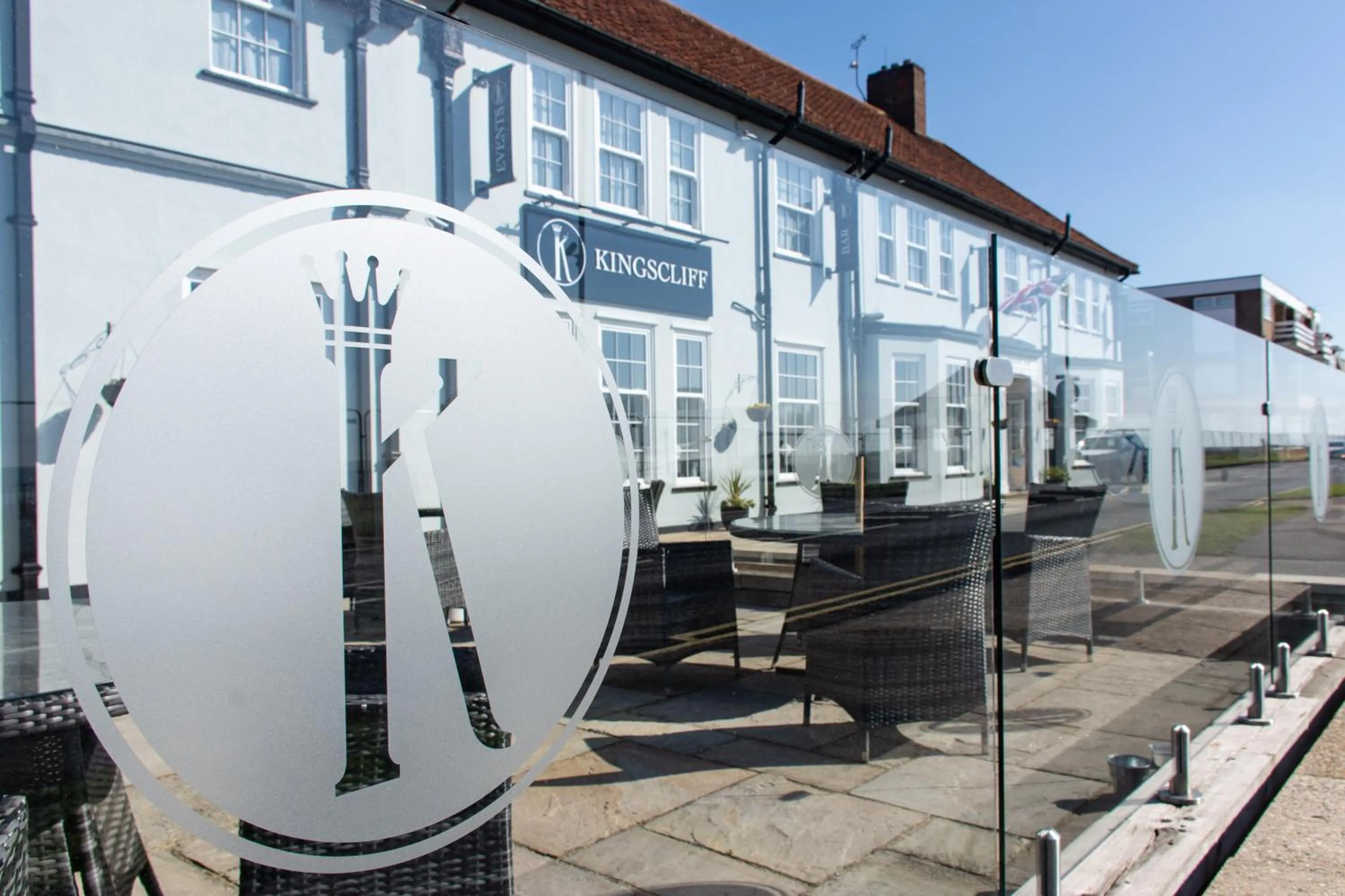 Property building in Kingscliff Hotel Holland on Sea