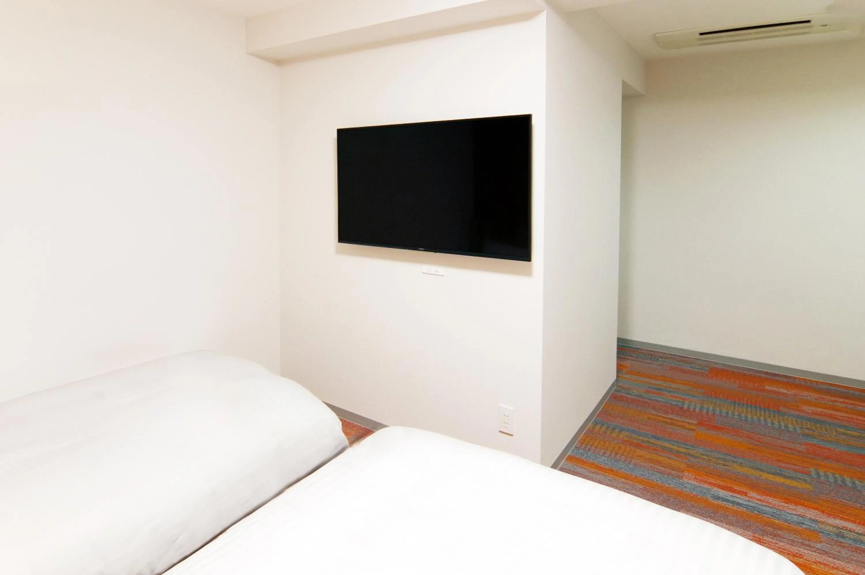 TV and multimedia, Bed in Sasebo Green Hotel