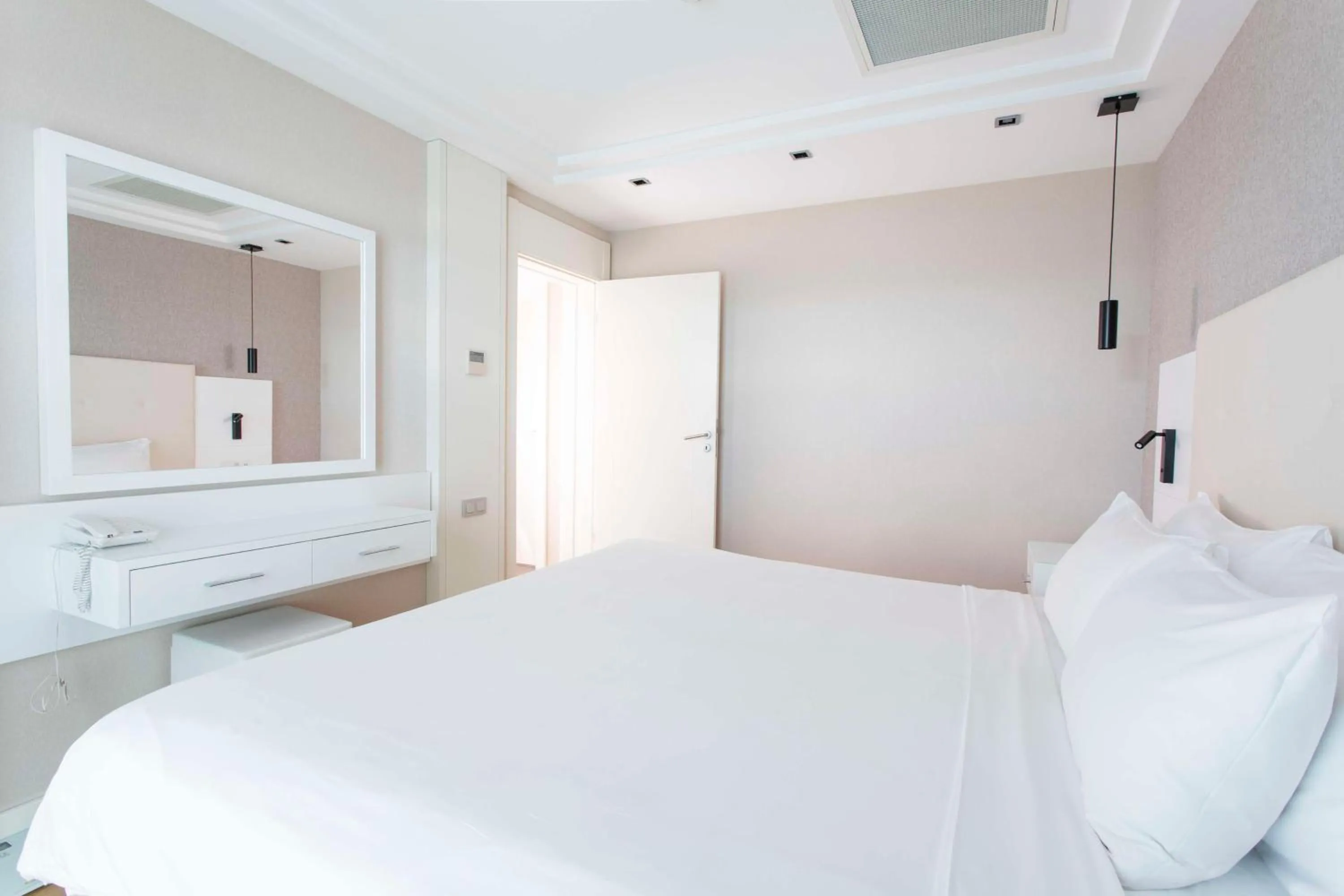 Bed in Radisson Residences Avrupa TEM Istanbul