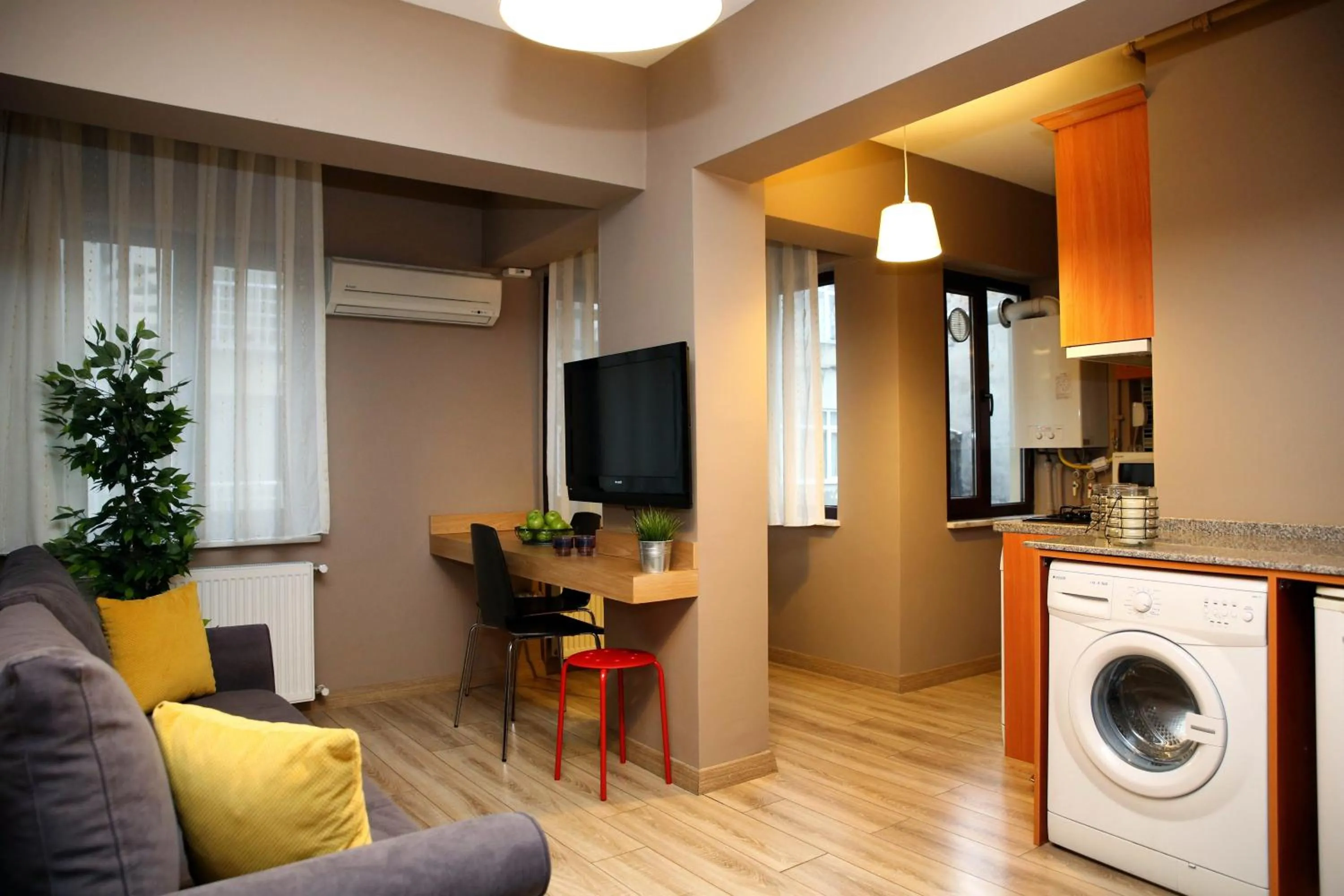 TV and multimedia in Akin Suites