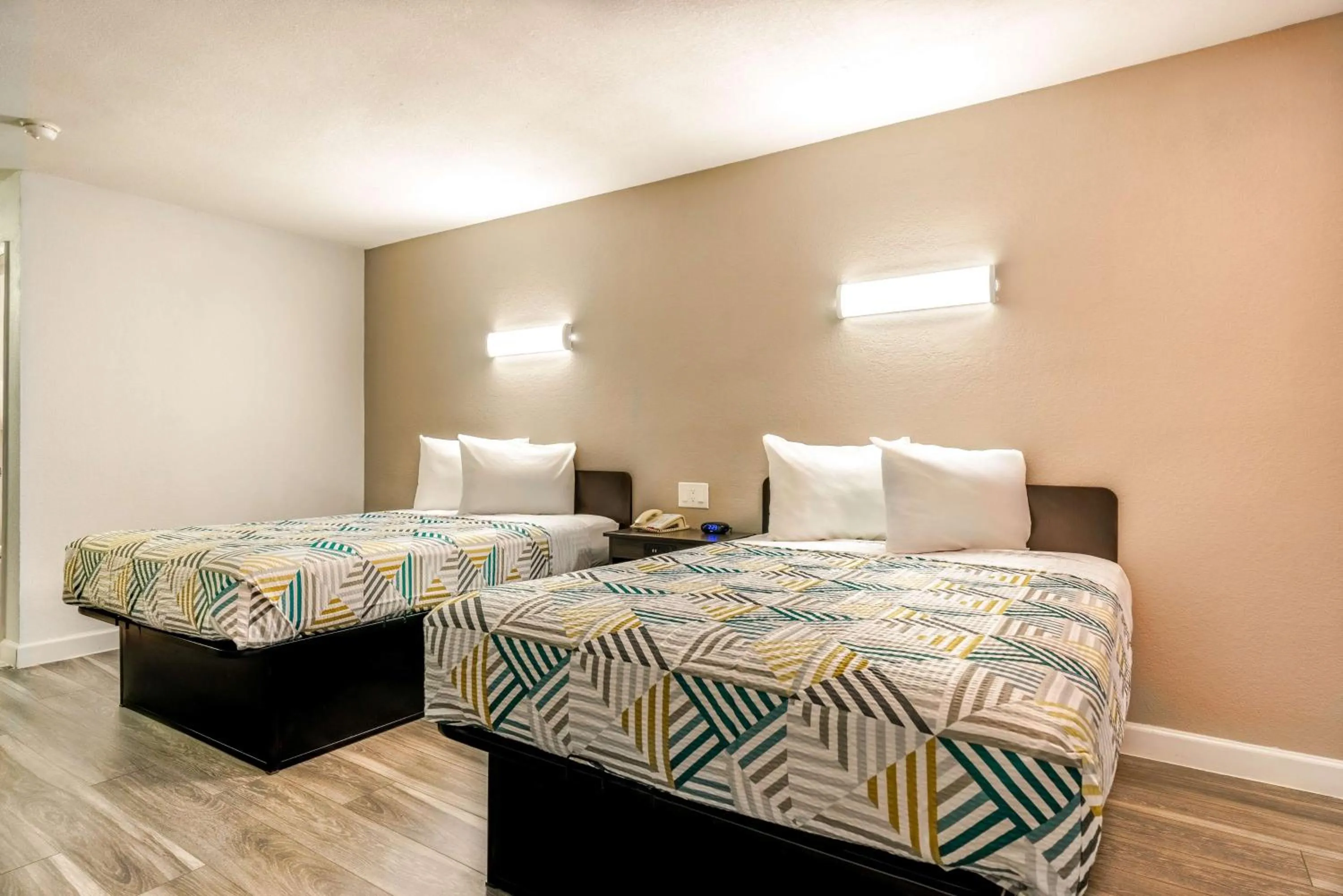 Photo of the whole room, Bed in Studio 6 Fort Worth, TX - Stockyards East