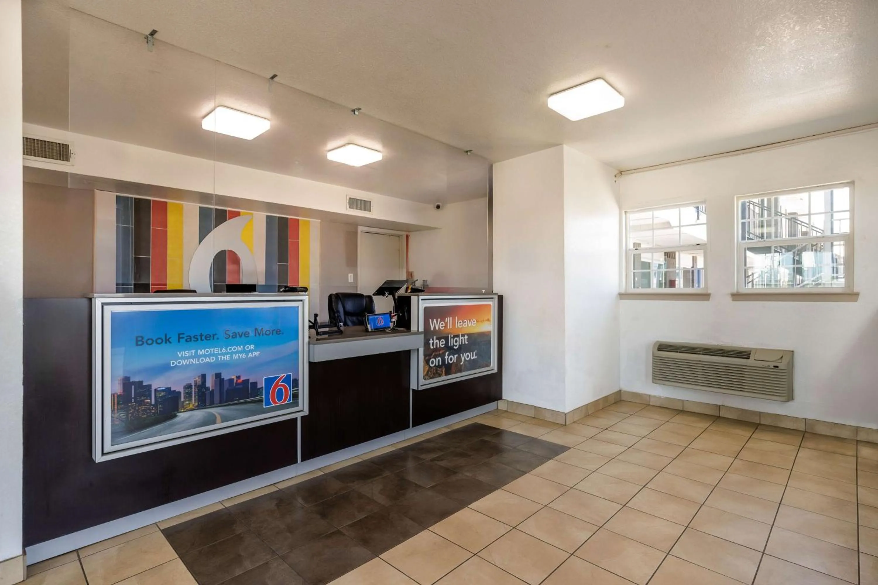 Lobby or reception in Studio 6 Fort Worth, TX - Stockyards East