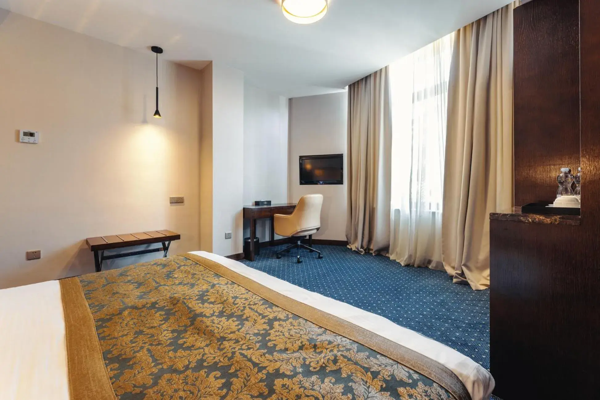 Double Room with Extra Bed in KMM Hotel Double Room with Extra Bed in KMM Hotel