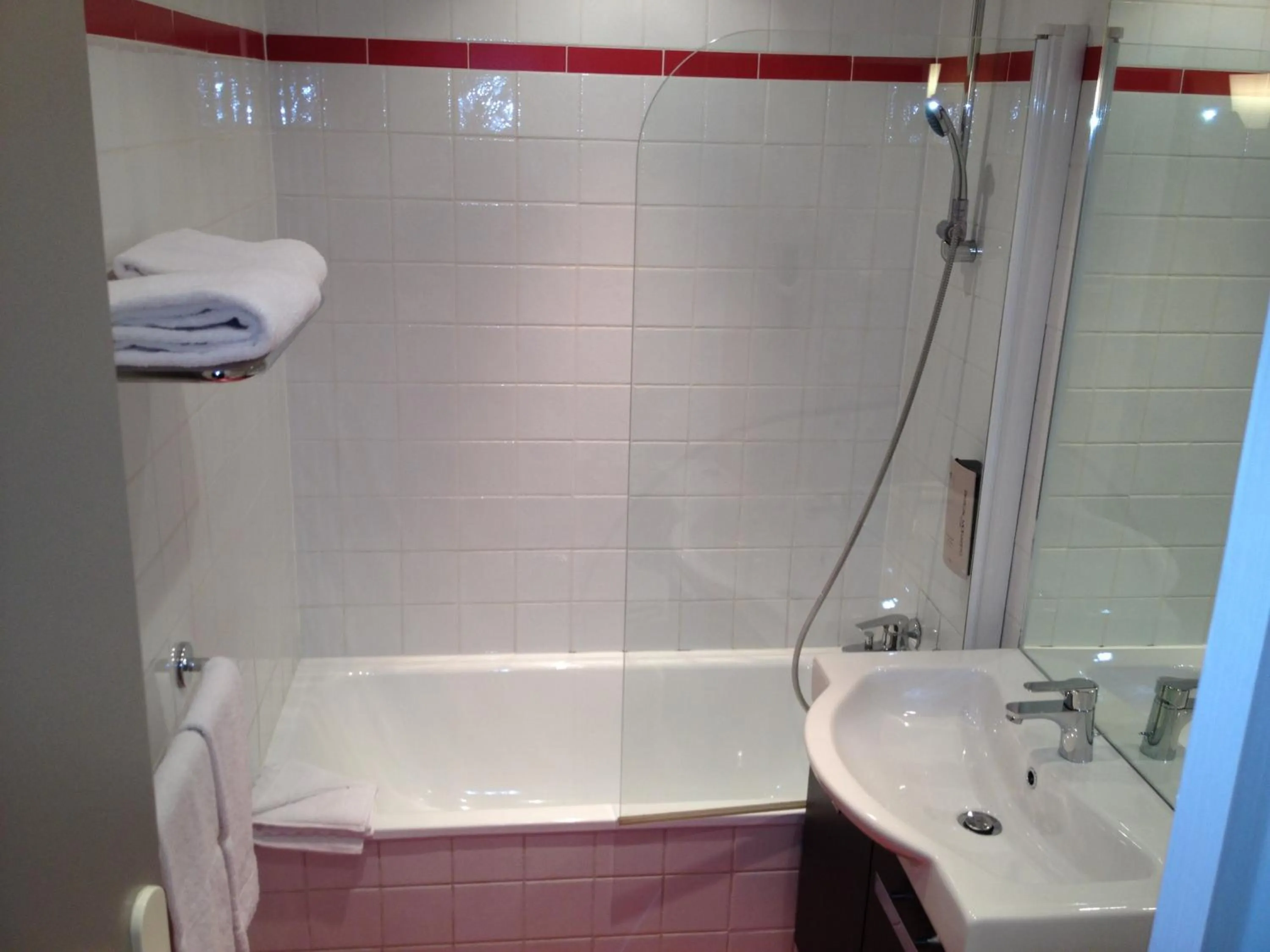 Bathroom in Hotel 29 Lepic