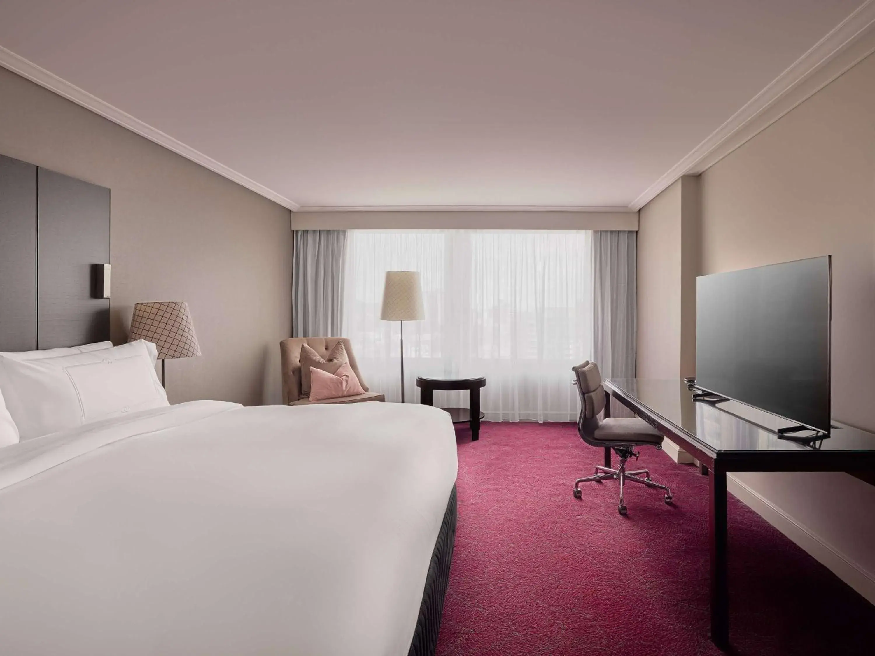 SUPERIOR ROOM King Bed in Sofitel Brisbane Central SUPERIOR ROOM King Bed in Sofitel Brisbane Central