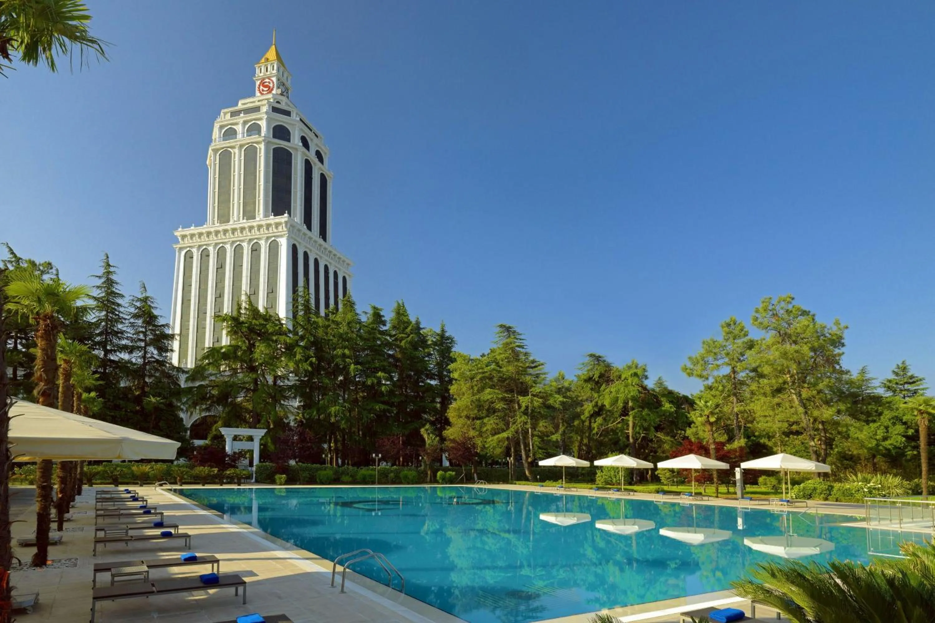 Swimming pool in Sheraton Batumi Hotel