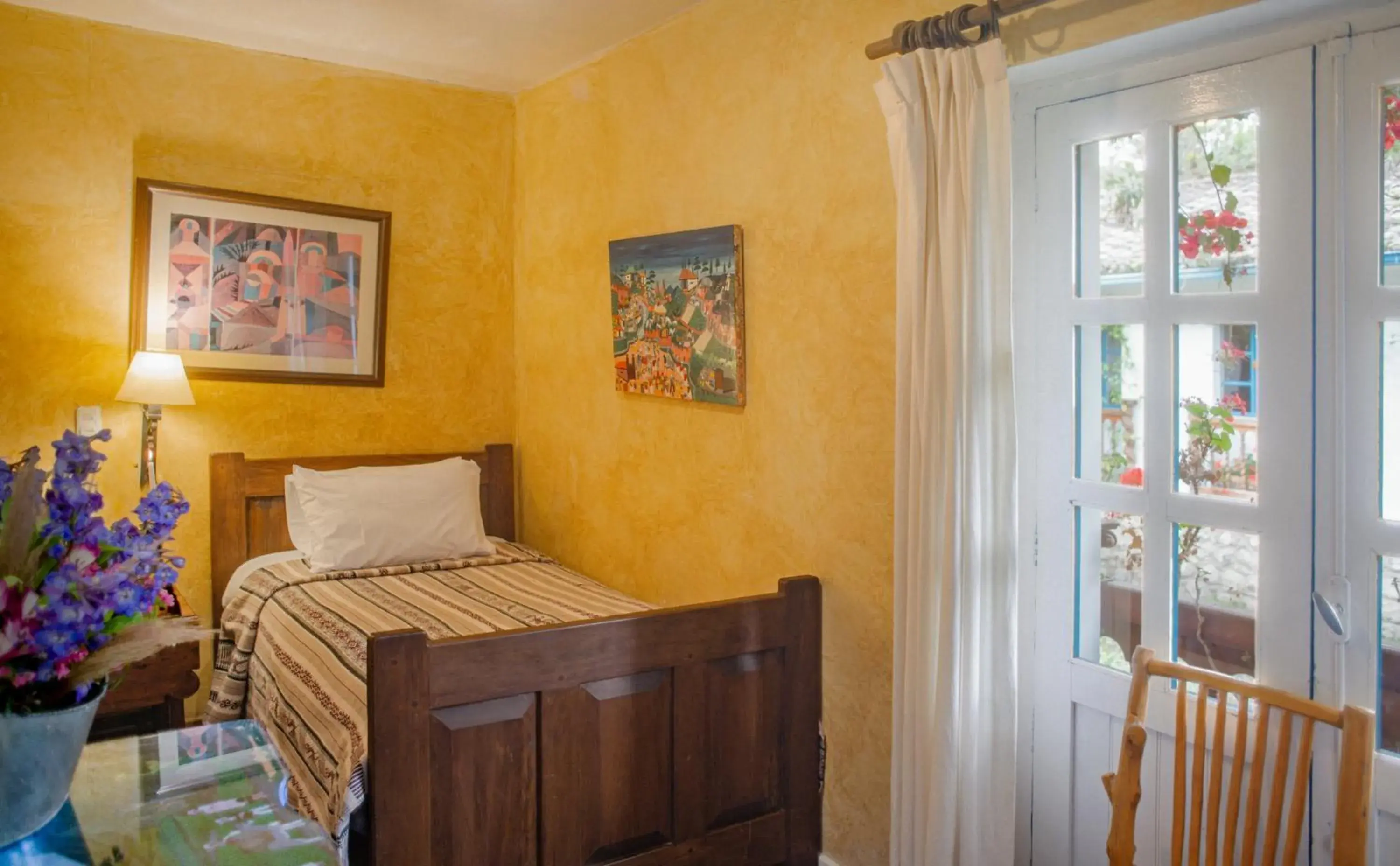 Triple Room in Hacienda Cusin Triple Room in Hacienda Cusin