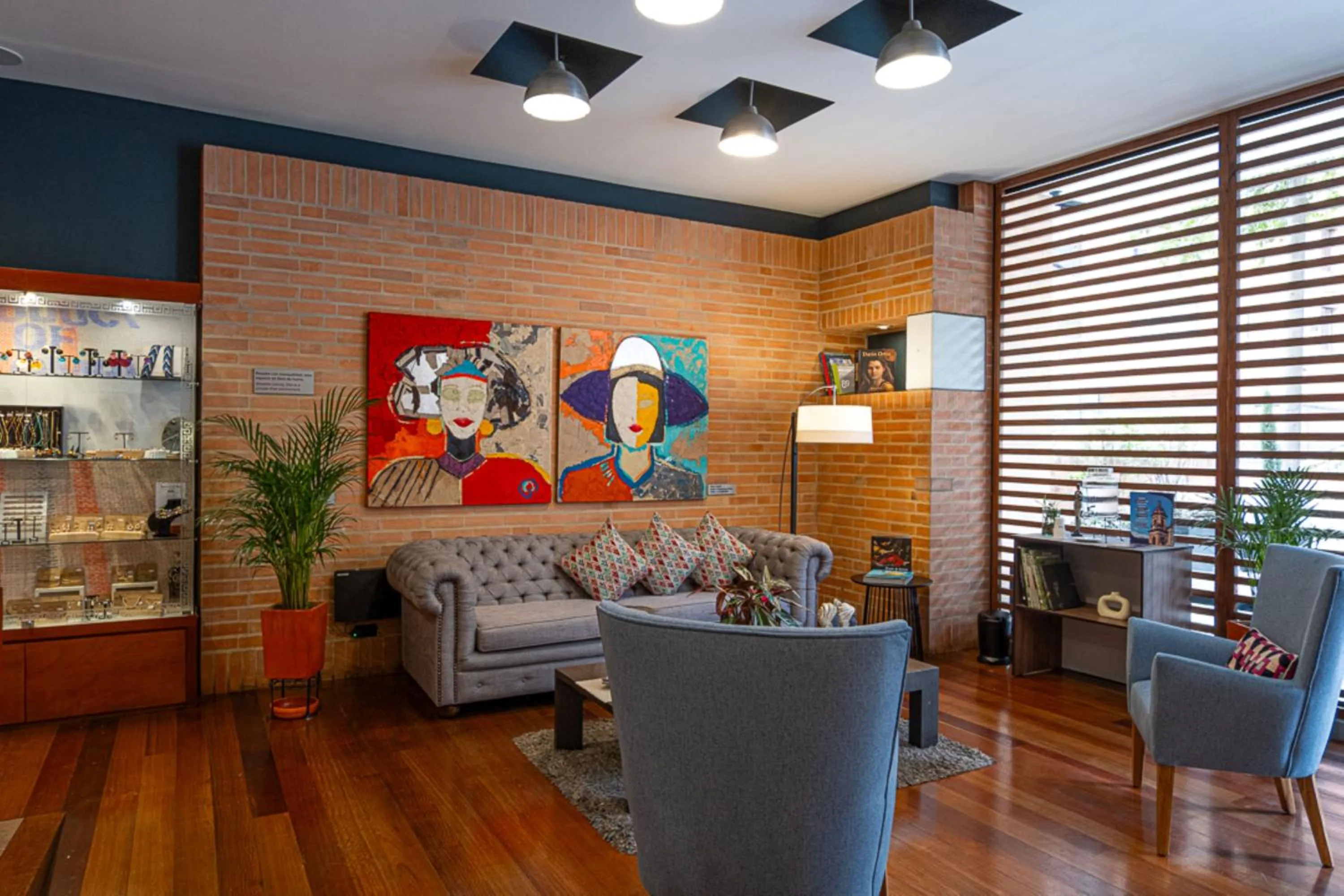 Lobby or reception in 84 DC Bogotá By OxoHotel