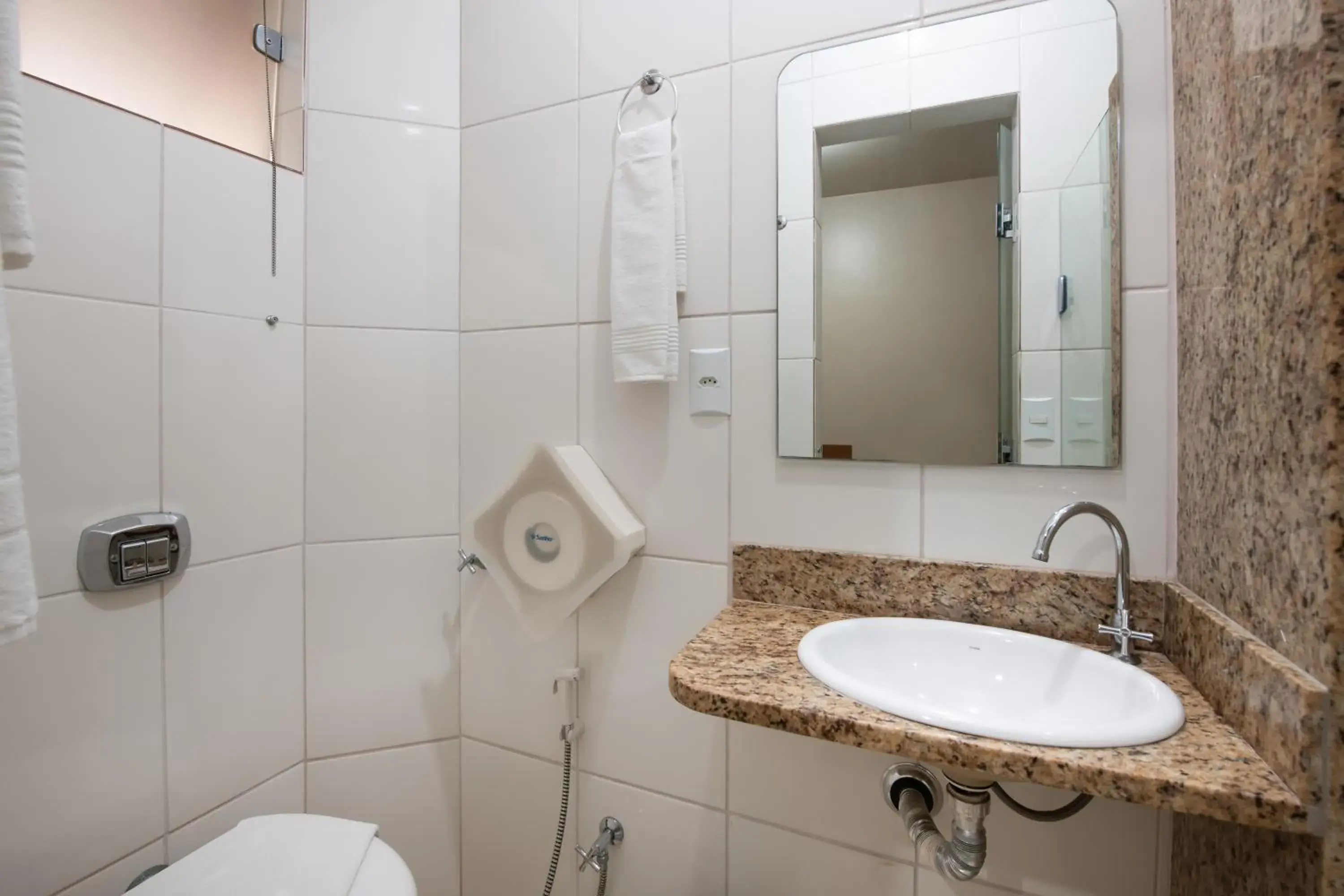 Standard Queen Room in Hotel Pouso Alegre Standard Queen Room in Hotel Pouso Alegre